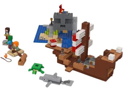 LEGO Minecraft The Pirate Ship Adventure 21152