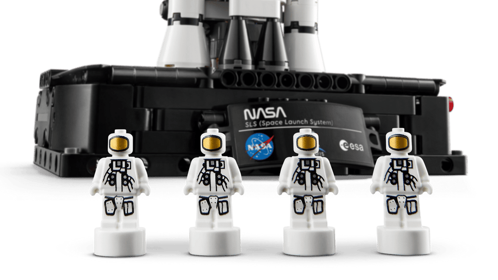LEGO® Technic NASA Artemis Space Launch System Rocket 42221