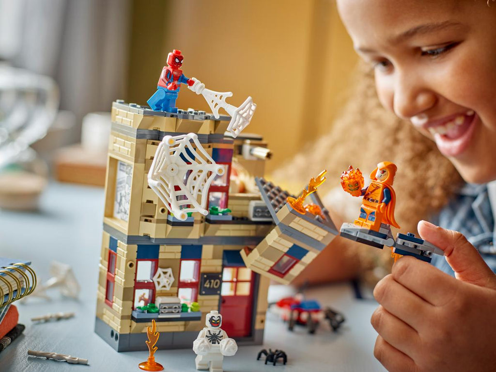 LEGO® Marvel Peter Parker's apartment 76317