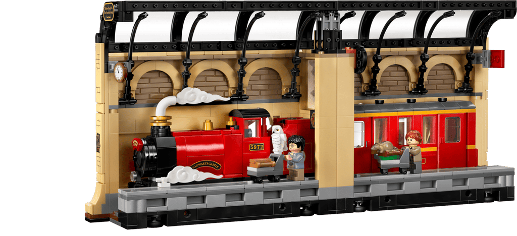LEGO® Harry Potter Book Nook: Hogwarts Express 76450