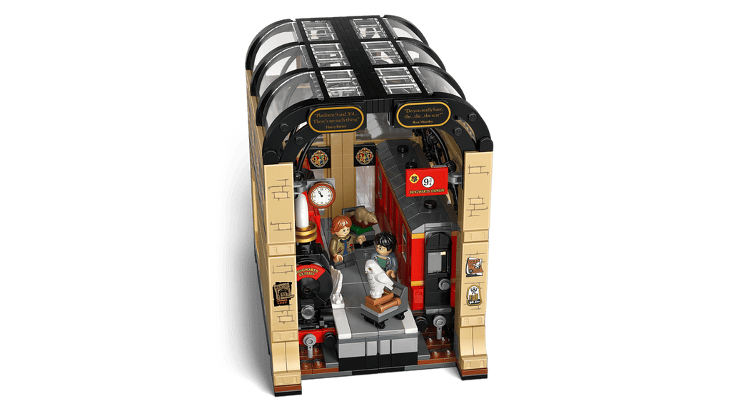 LEGO® Harry Potter Book Nook: Hogwarts Express 76450