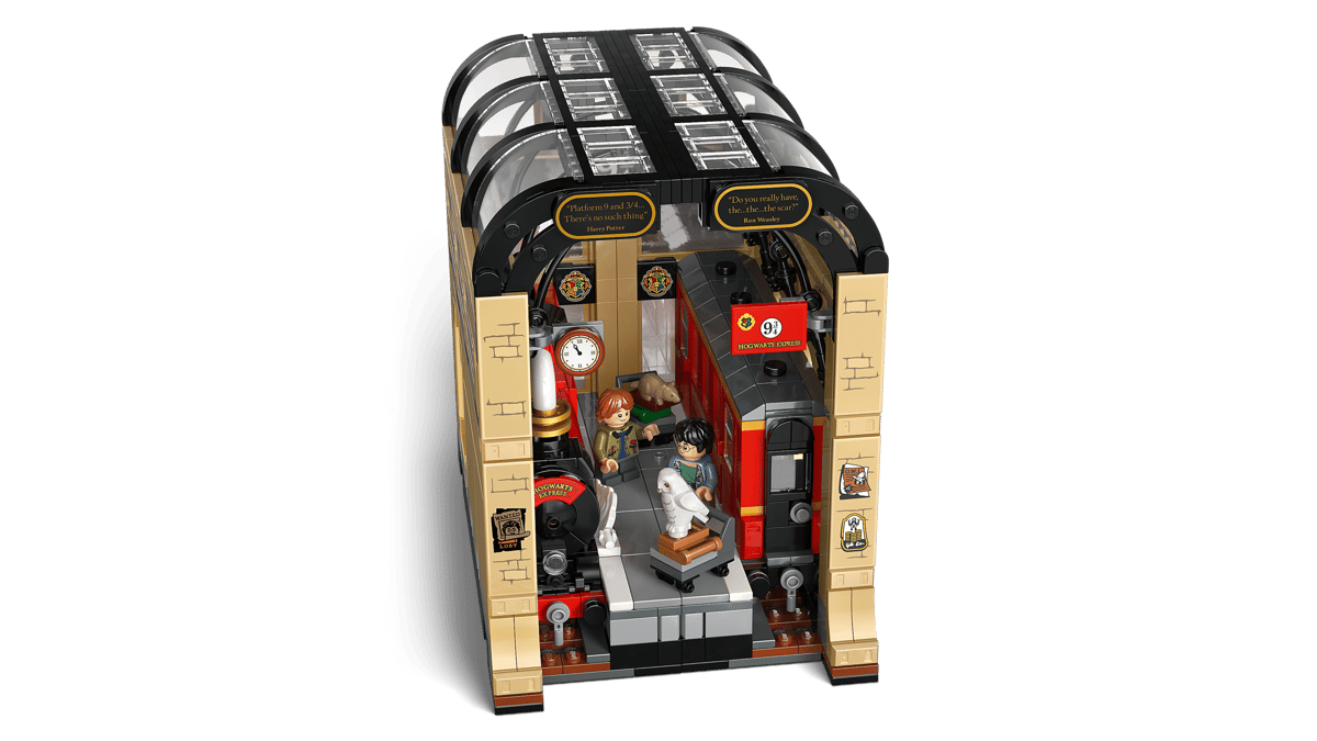 LEGO® Harry Potter Book Nook: Hogwarts Express 76450