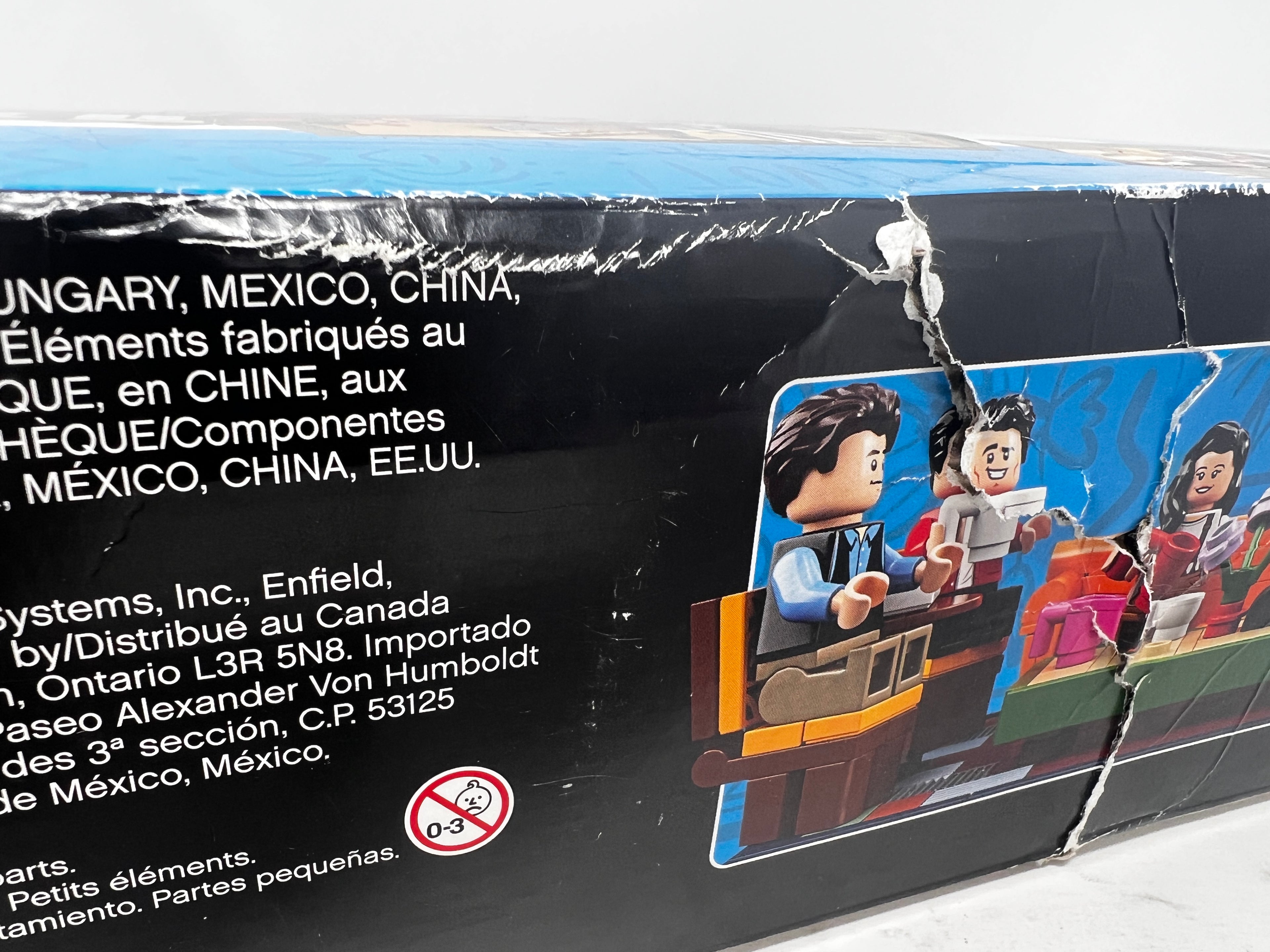 LEGO Ideas FRIENDS Central Perk 21319 (Damaged box, see pictures)