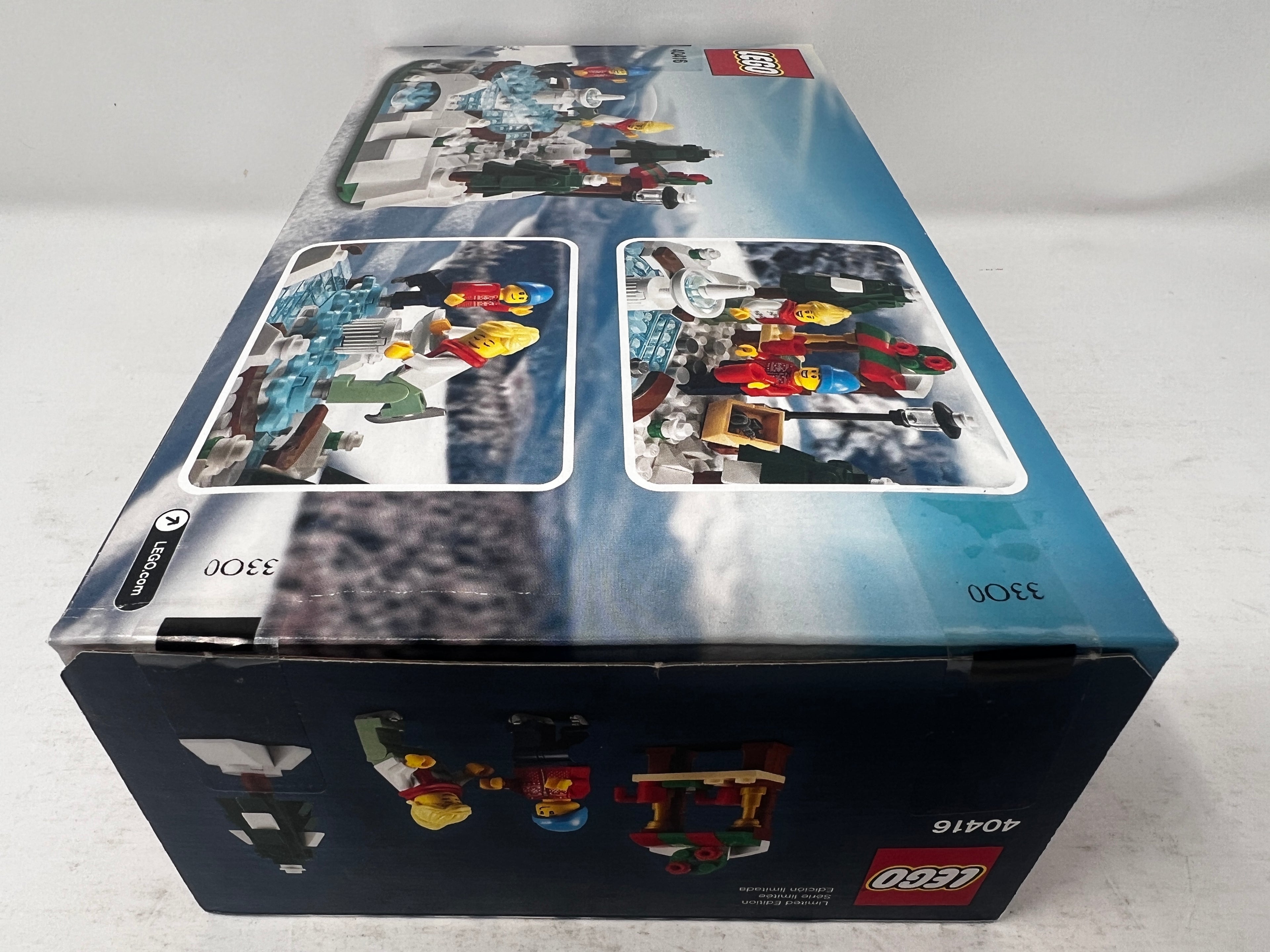 LEGO Ice Skating Rink 40416 (minor creasing, see pictures)