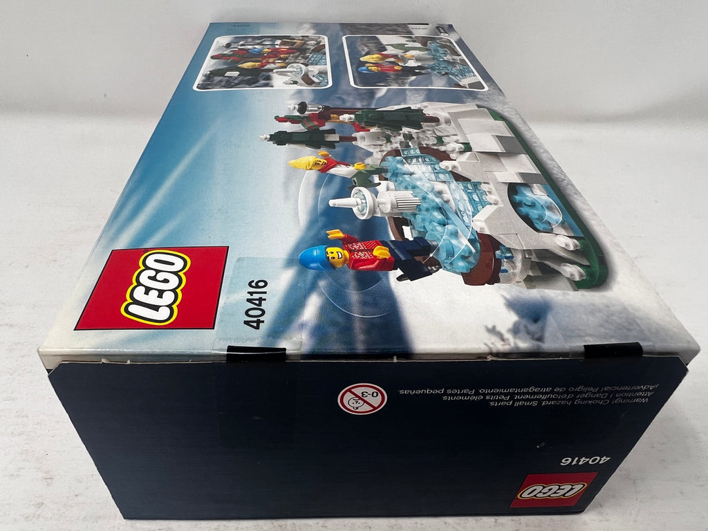 LEGO Ice Skating Rink 40416 (minor creasing, see pictures)