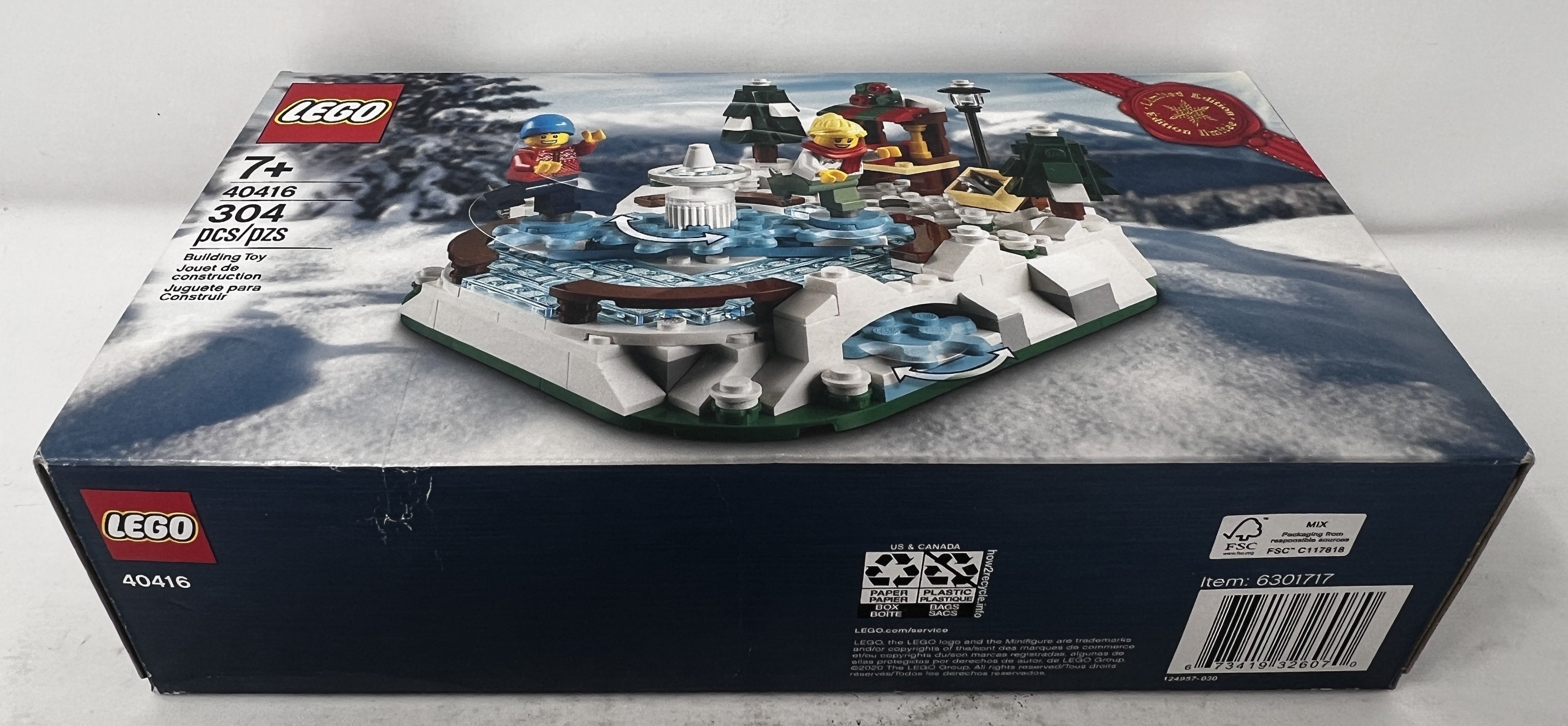 LEGO Ice Skating Rink 40416 (minor creasing, see pictures)