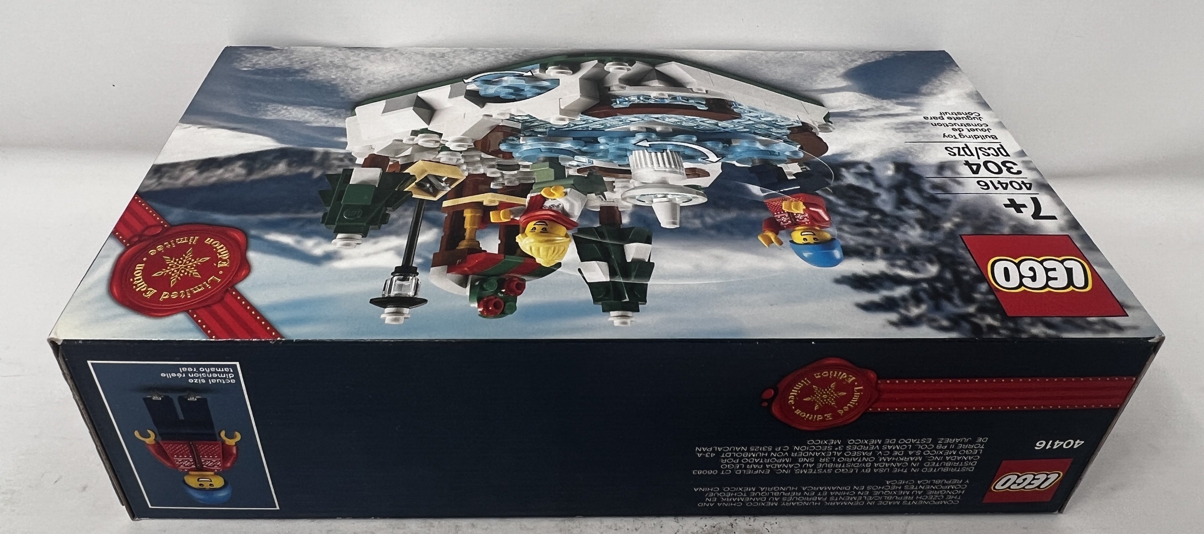 LEGO Ice Skating Rink 40416 (minor creasing, see pictures)