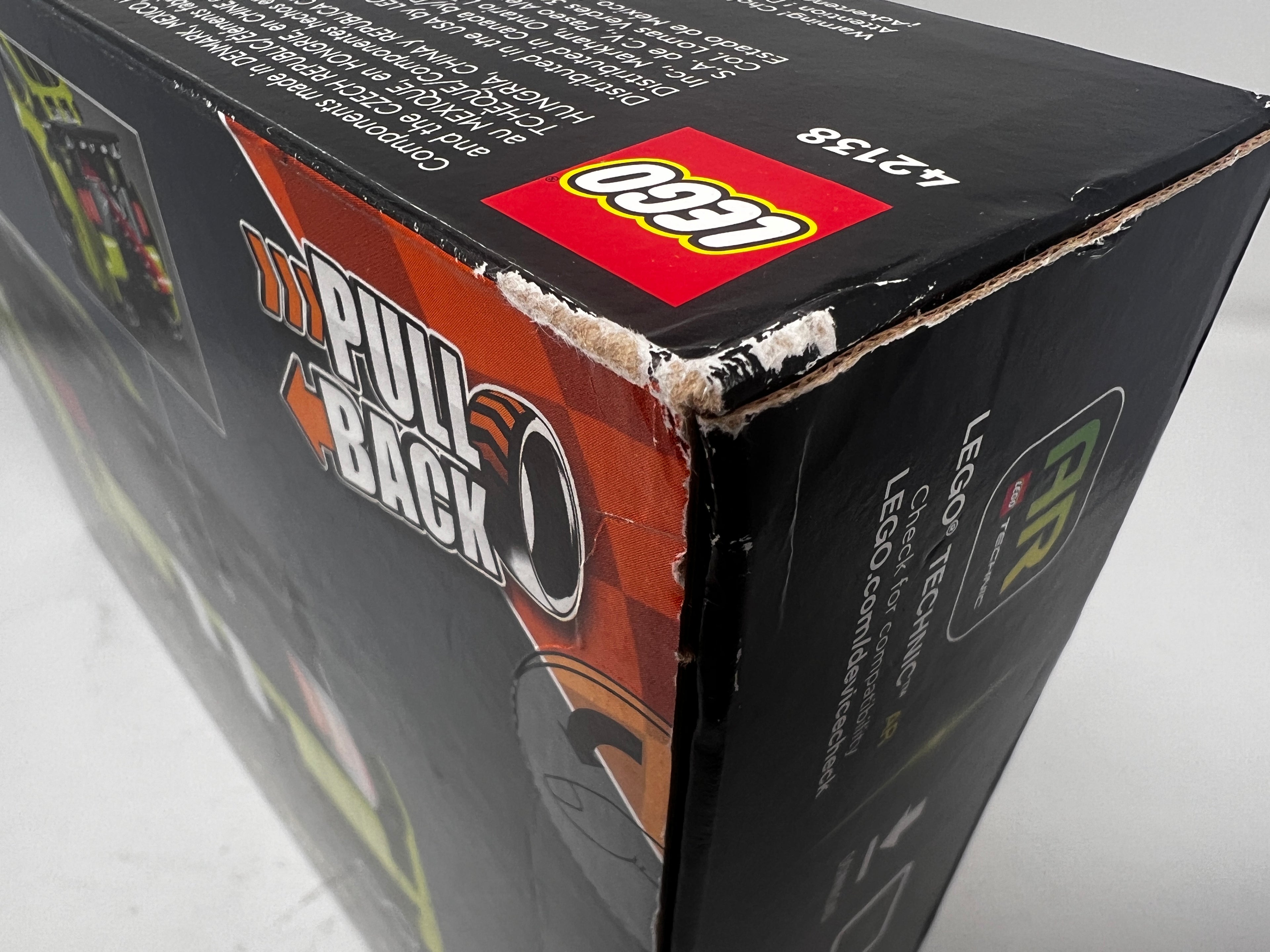 LEGO Technic Ford Shelby Cobra 42138 (shelf wear and creasing, see pictures)