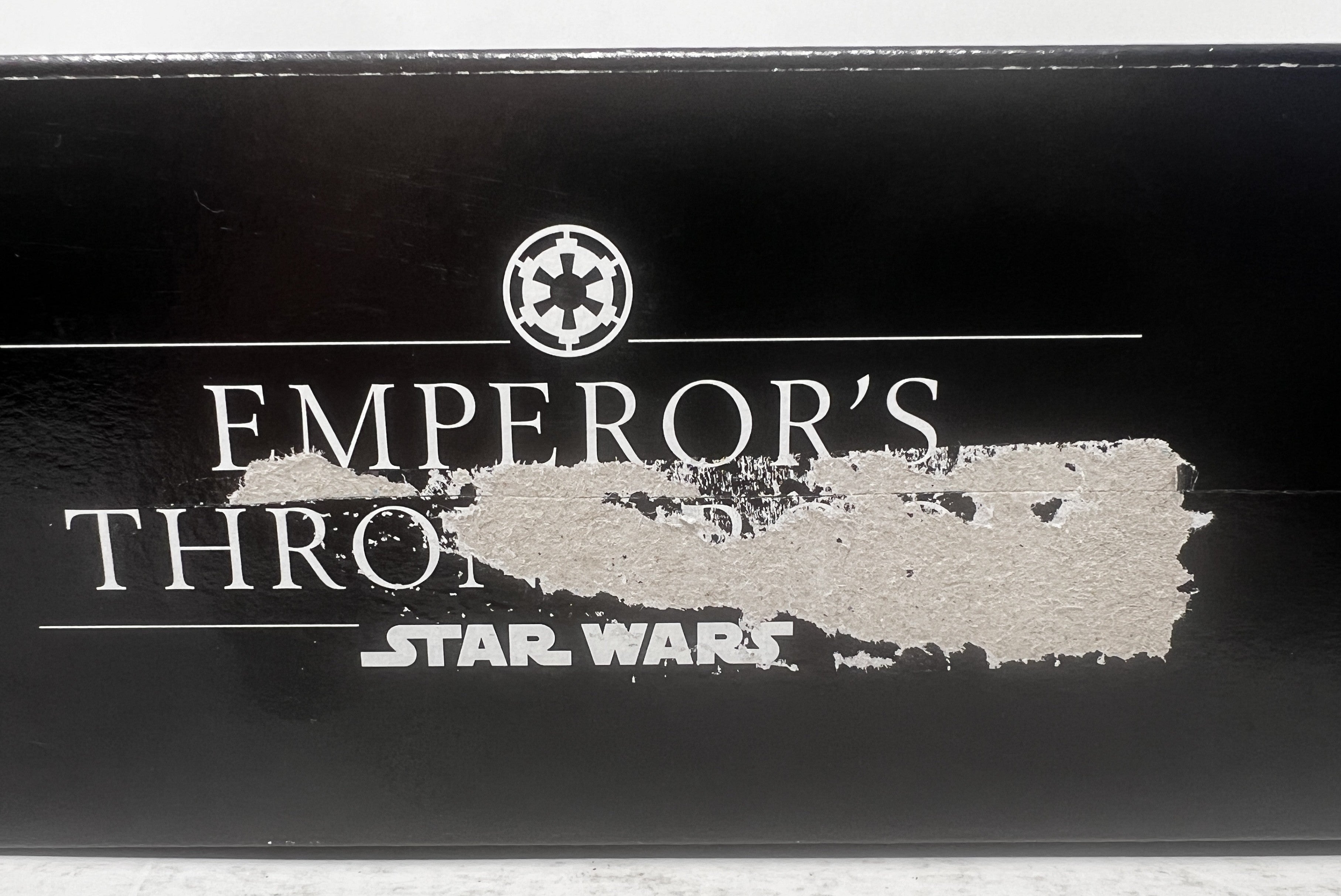 LEGO Star Wars Emperor's Throne Room 75352 (torn graphic on box, see pictures)