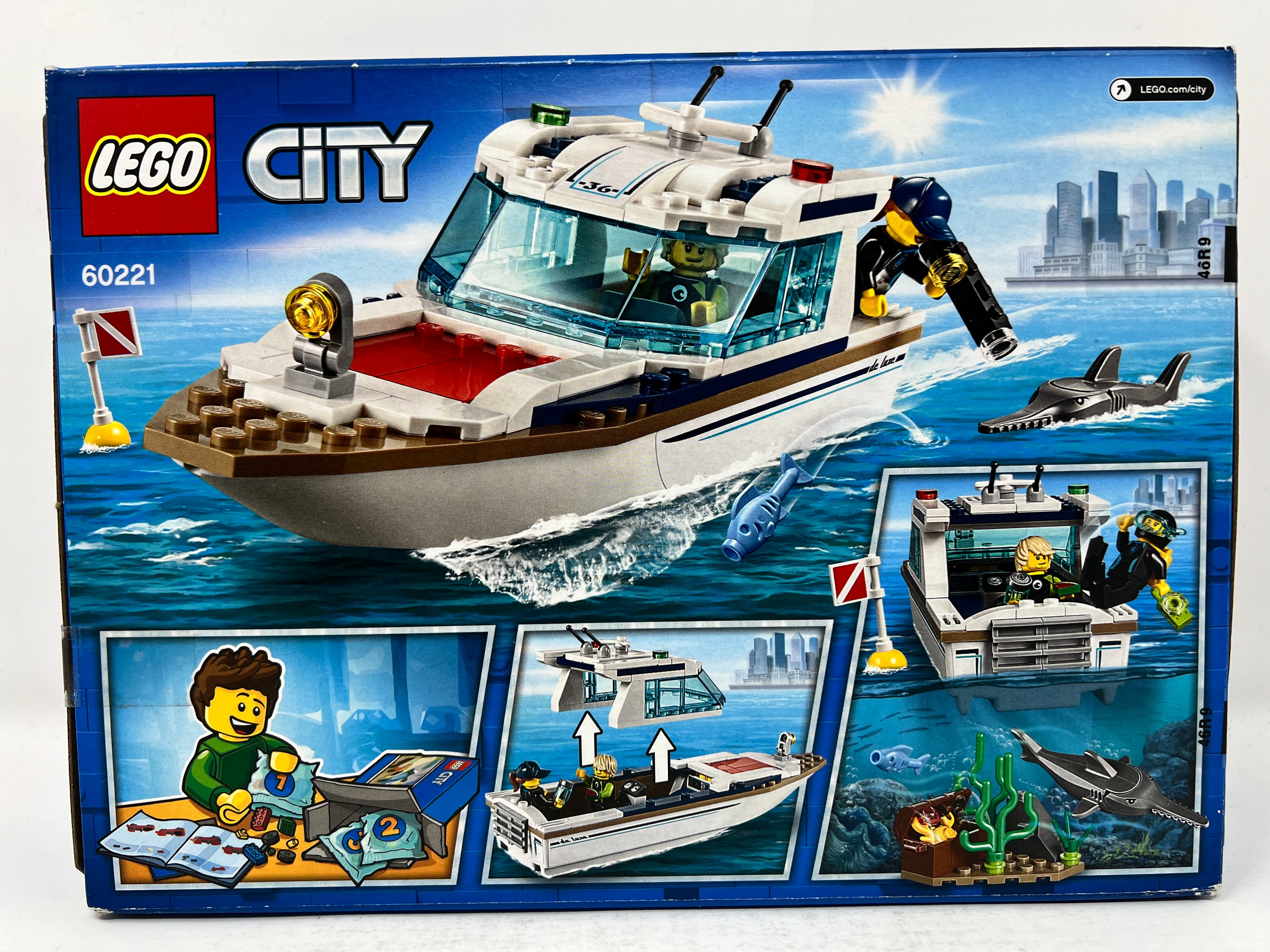 LEGO City Diving Yacht #60221 (shelf wear, see pictures)