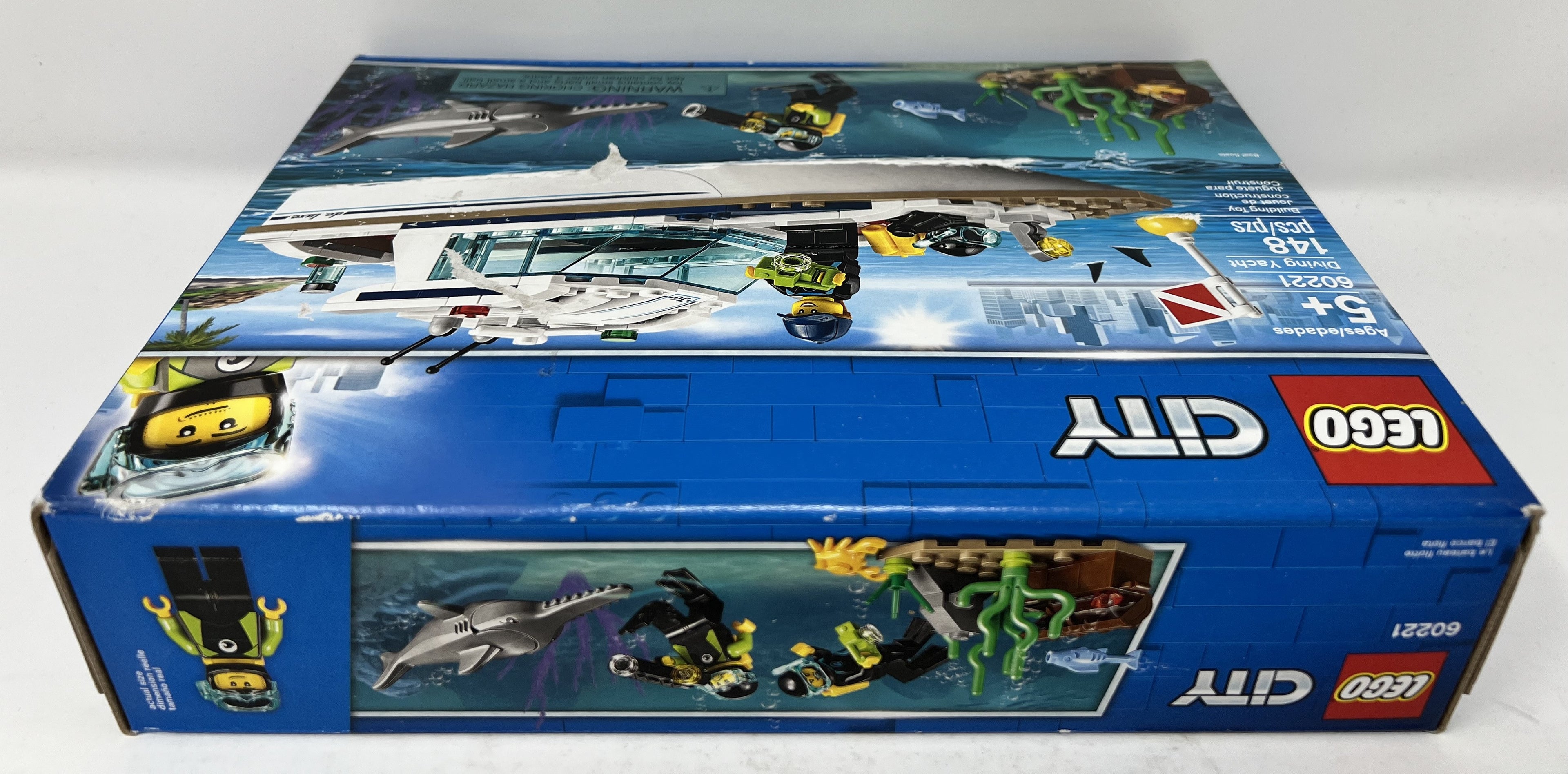 LEGO City Diving Yacht #60221 (shelf wear, see pictures)