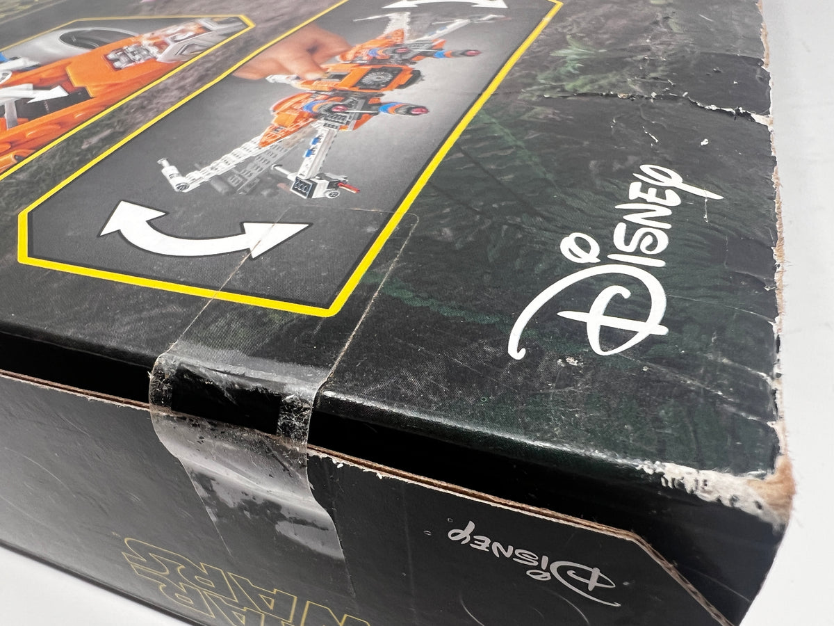 LEGO® Star Wars Poe Dameron's X-Wing Fighter 75273 (heavy damage, see pictures)