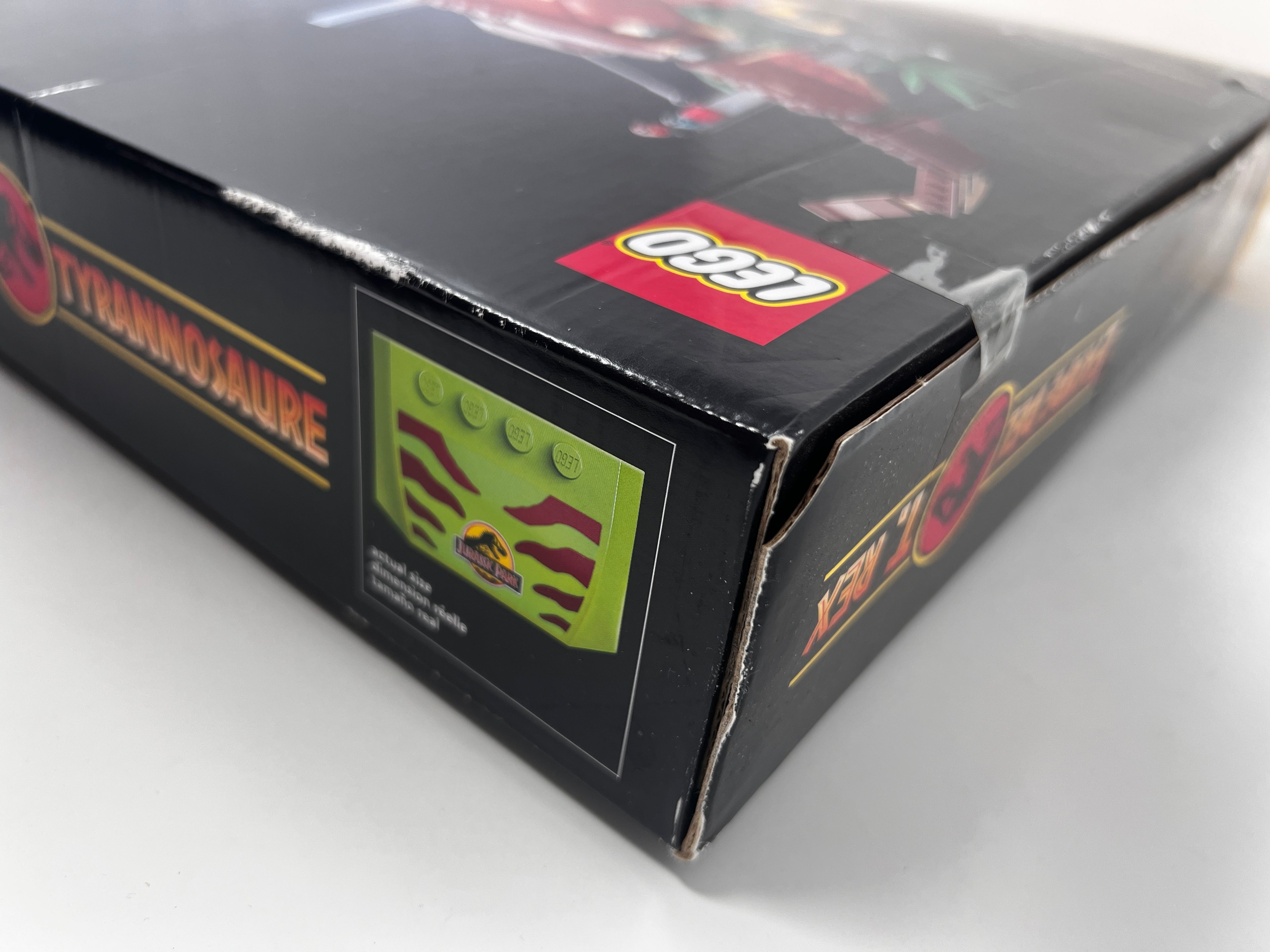 LEGO Jurassic Park T Rex Breakout 76956 (shelf wear, see pictures)