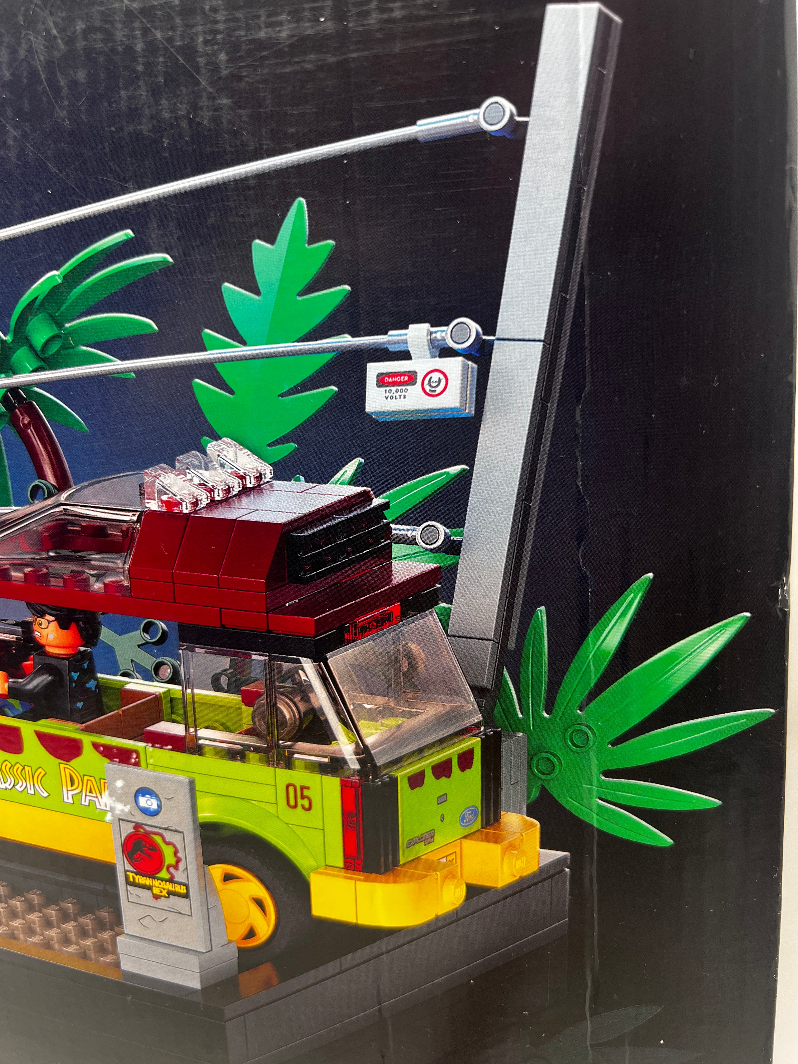 LEGO Jurassic Park T Rex Breakout 76956 (shelf wear, see pictures)