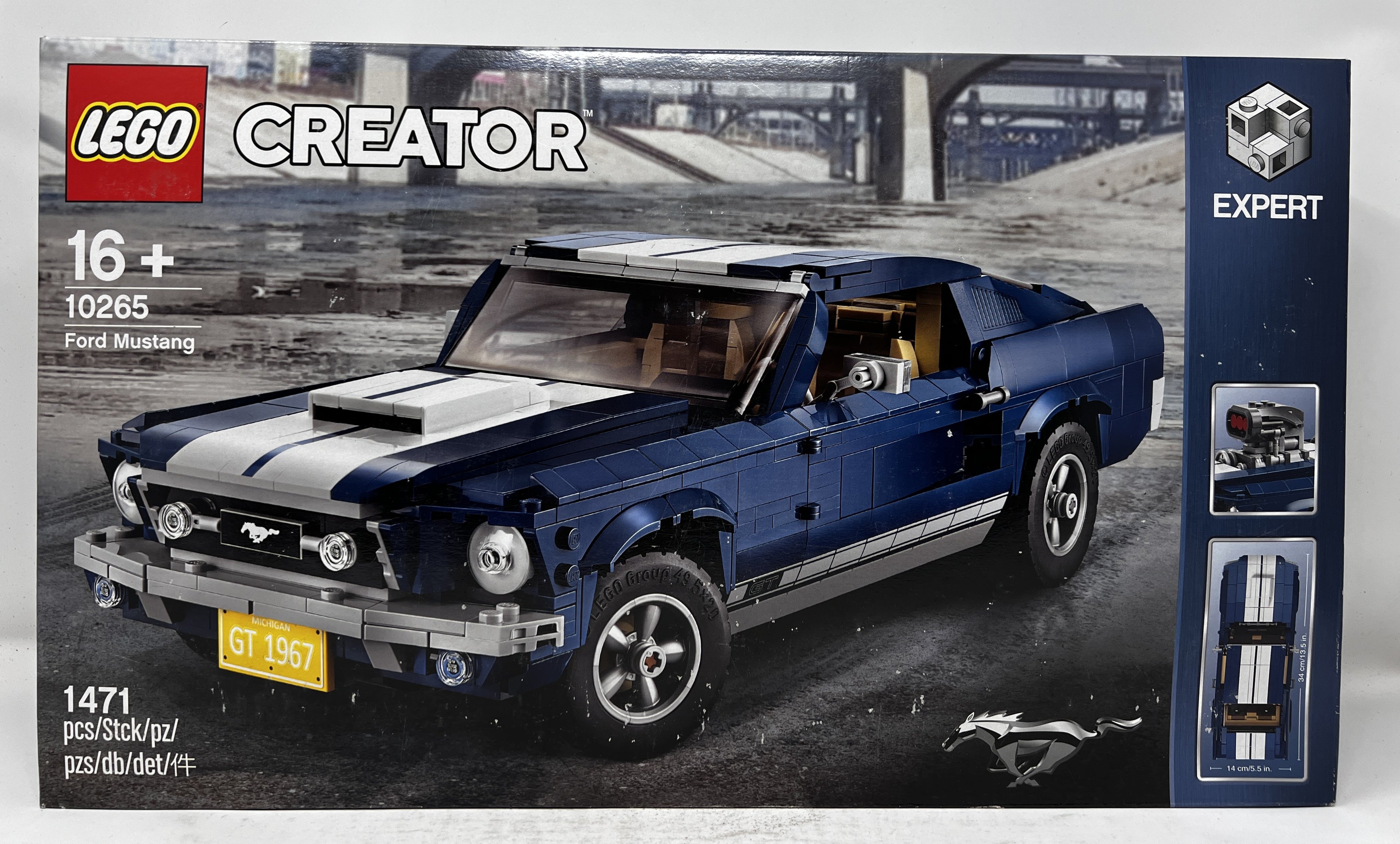 LEGO Creator Ford Mustang #10265 (shelf wear, see pictures)