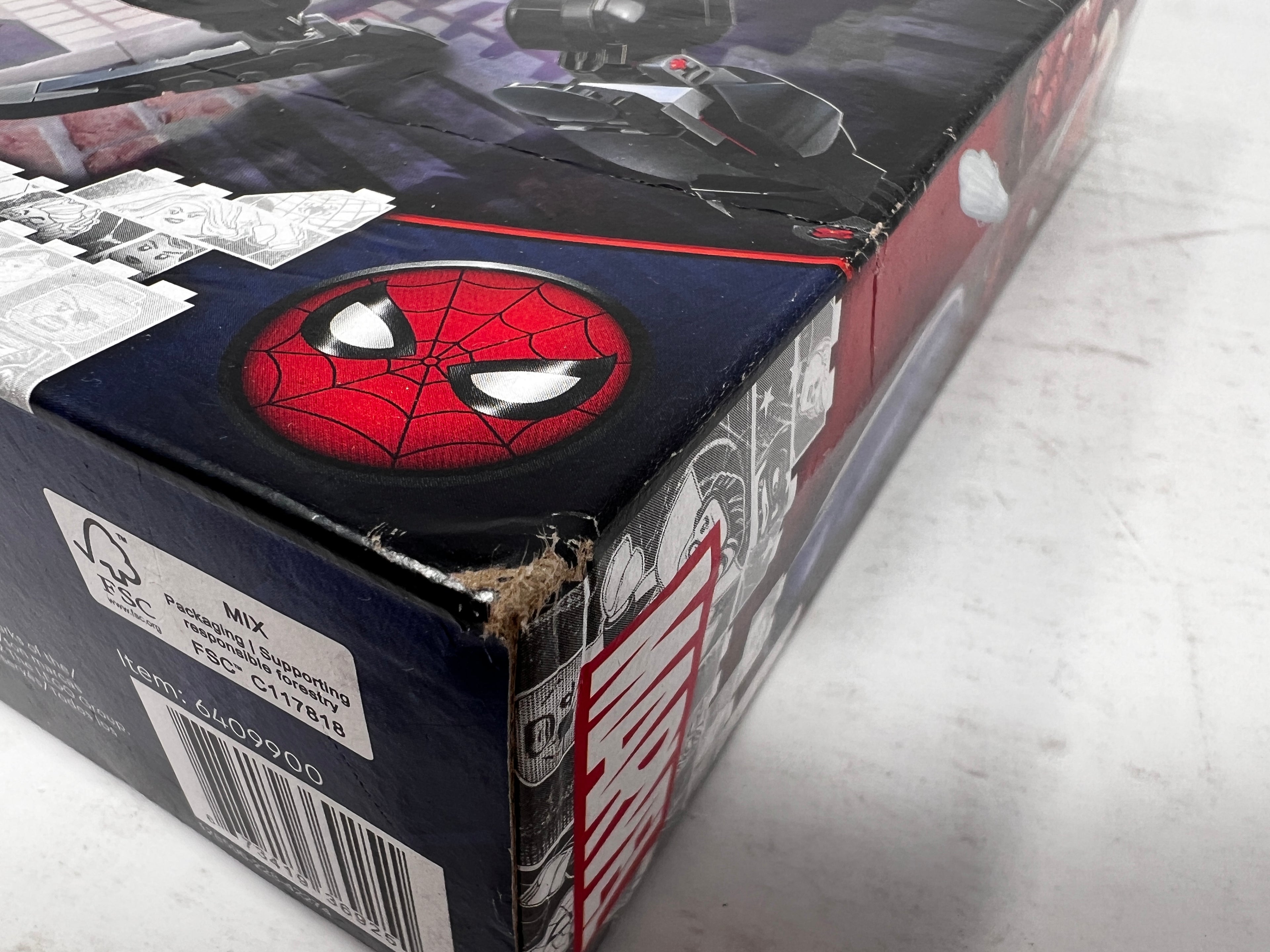 LEGO Marvel Venom Figure 76230 (shelf wear, see pictures)
