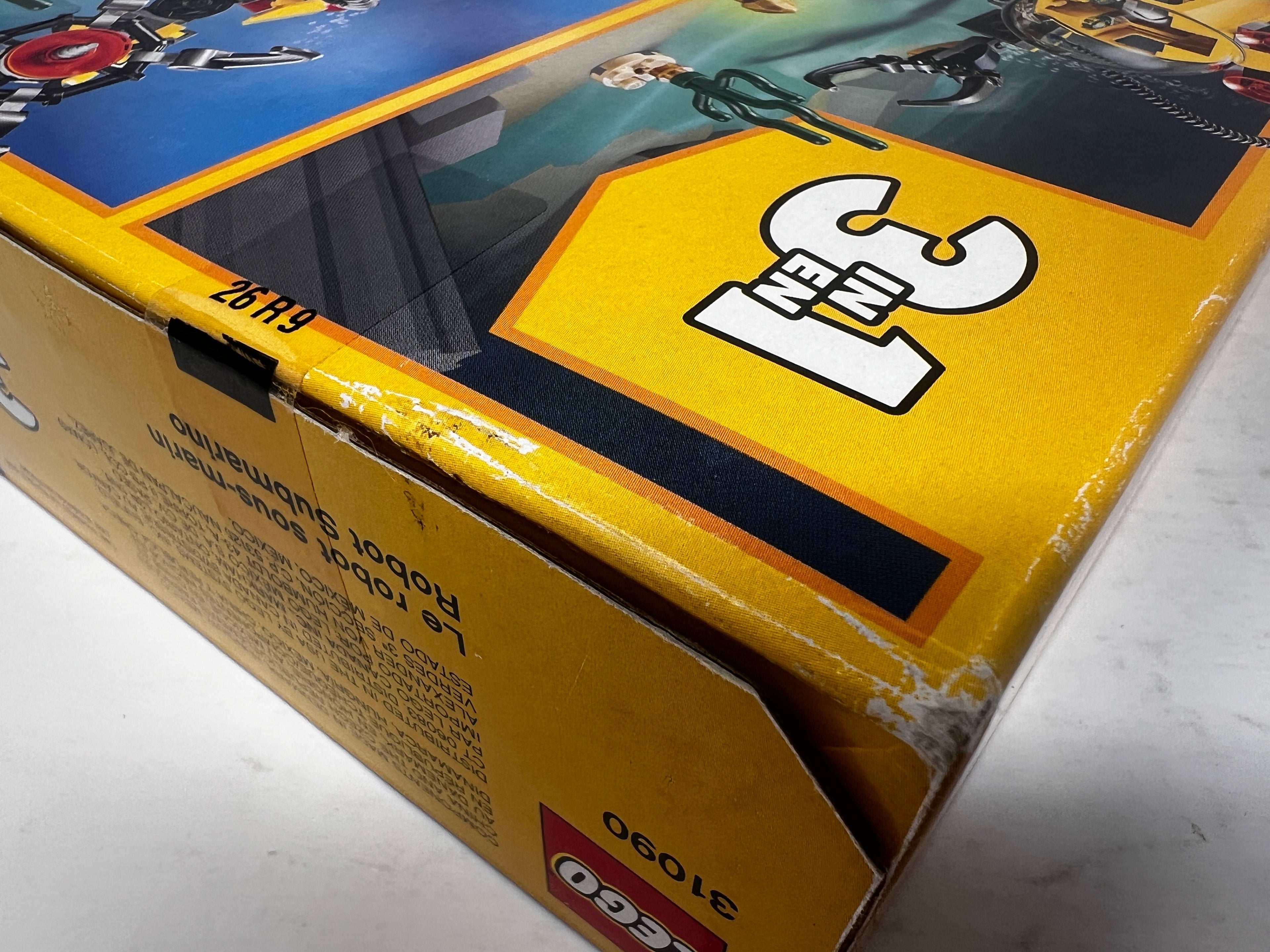 LEGO Creator 3-1in-1 Underwater Robot 31090 (heavy shelf wear, see pictures)