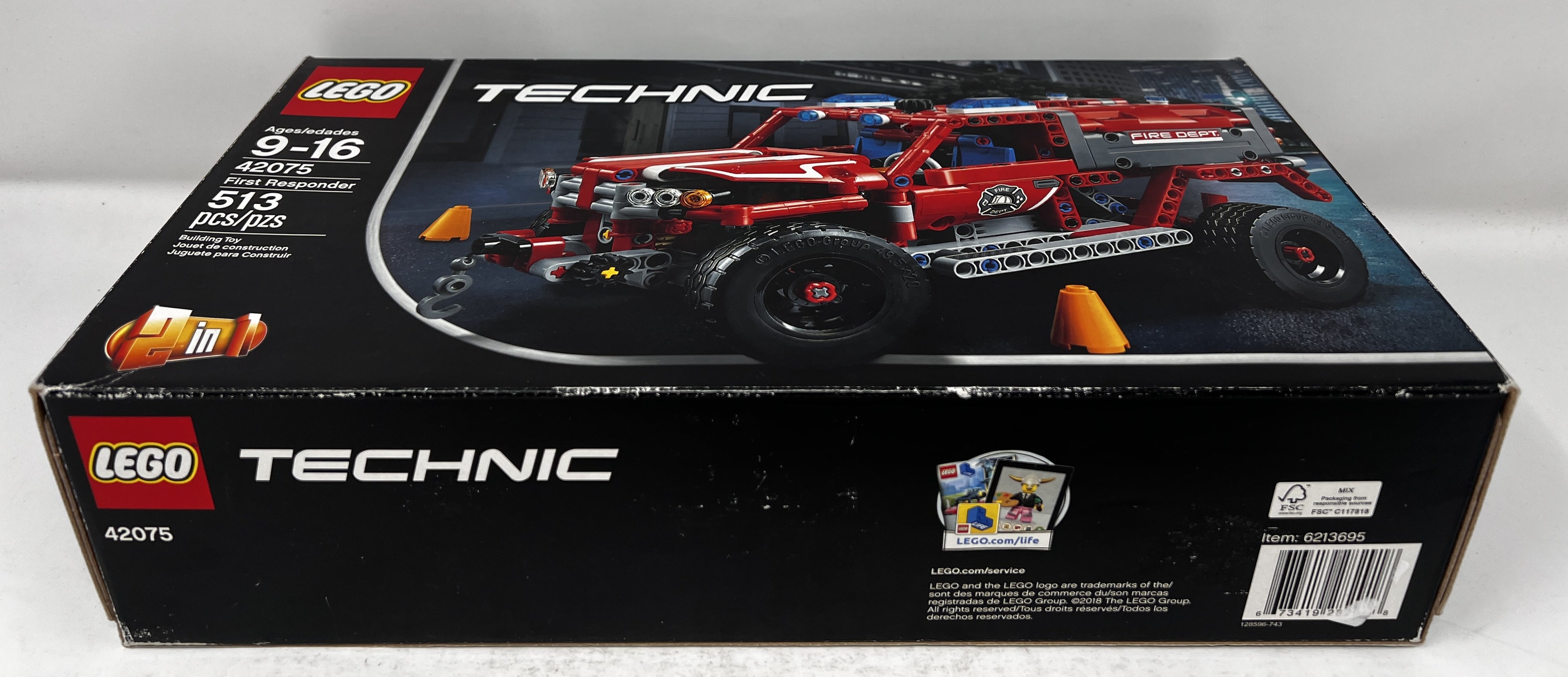 LEGO Technic First Responder 42075 (shelf wear, see pictures)