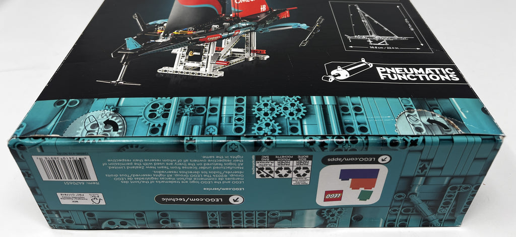 LEGO Technic Emirates New Zealand AC75 Racing Yacht 42174 (Box damage, see pictures)