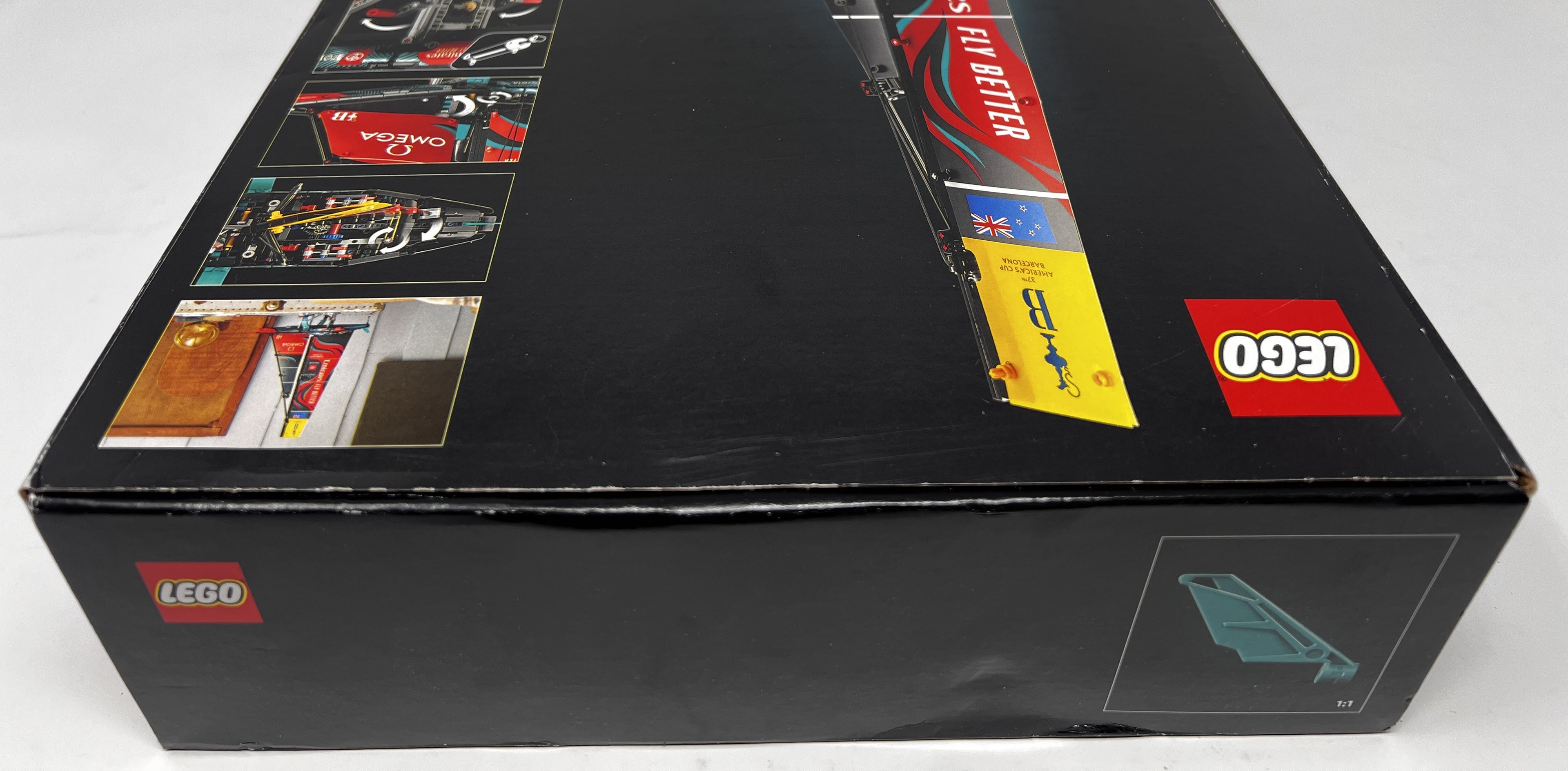 LEGO Technic Emirates New Zealand AC75 Racing Yacht 42174 (Box damage, see pictures)