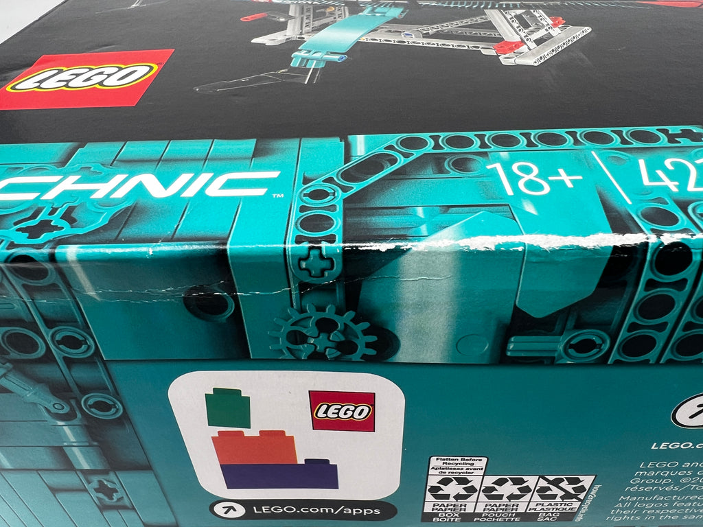 LEGO Technic Emirates New Zealand AC75 Racing Yacht 42174 (Box damage, see pictures)