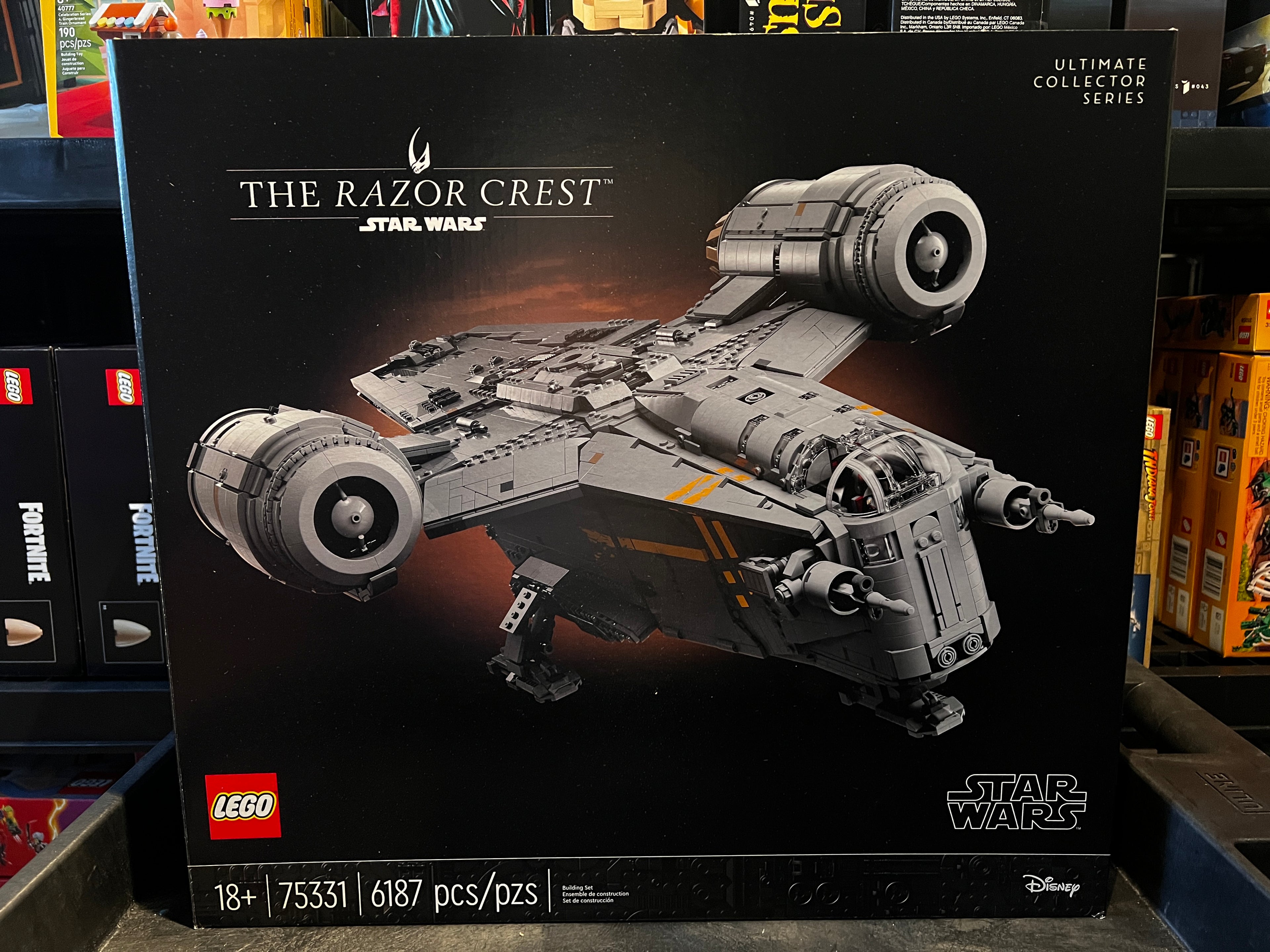 LEGO Star Wars The Razor Crest UCS 75331 (some shelf wear, see pictures)