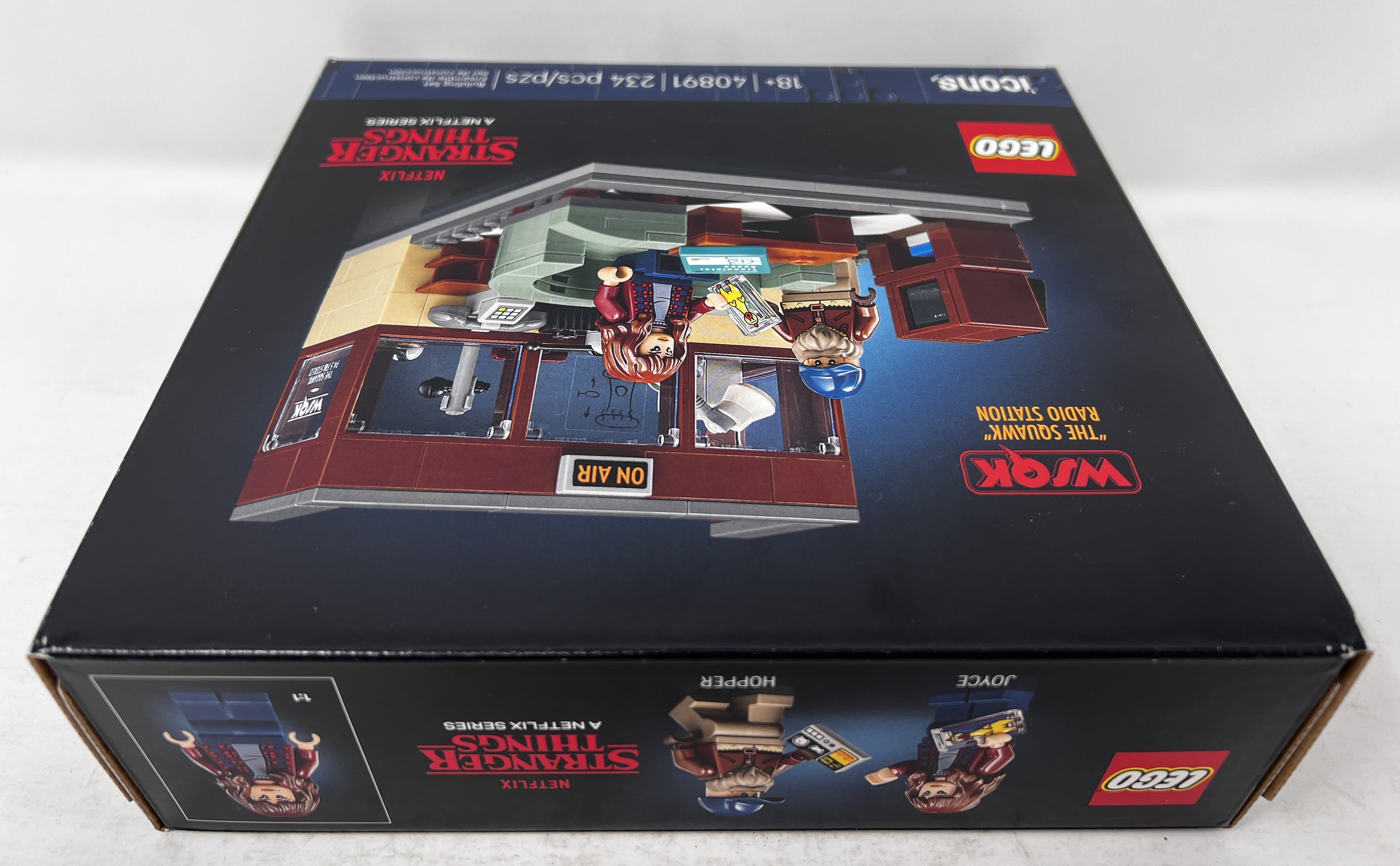 LEGO Icons Stranger Things: WSQK Radio Station 40891