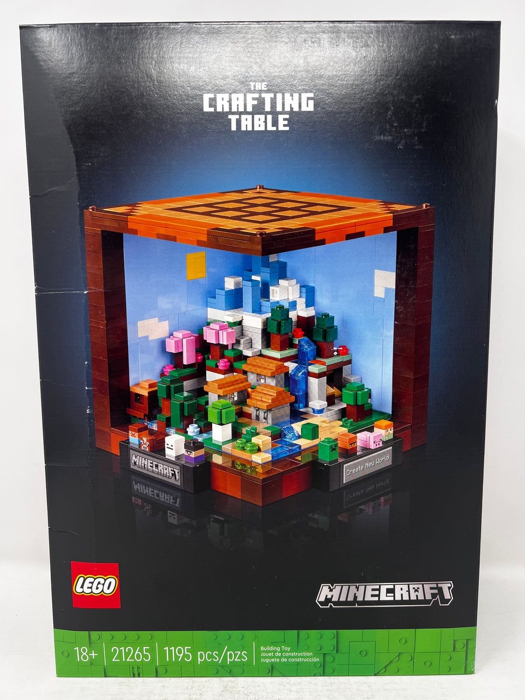 LEGO Minecraft The Crafting Table 21265 (Damaged box, see pictures)