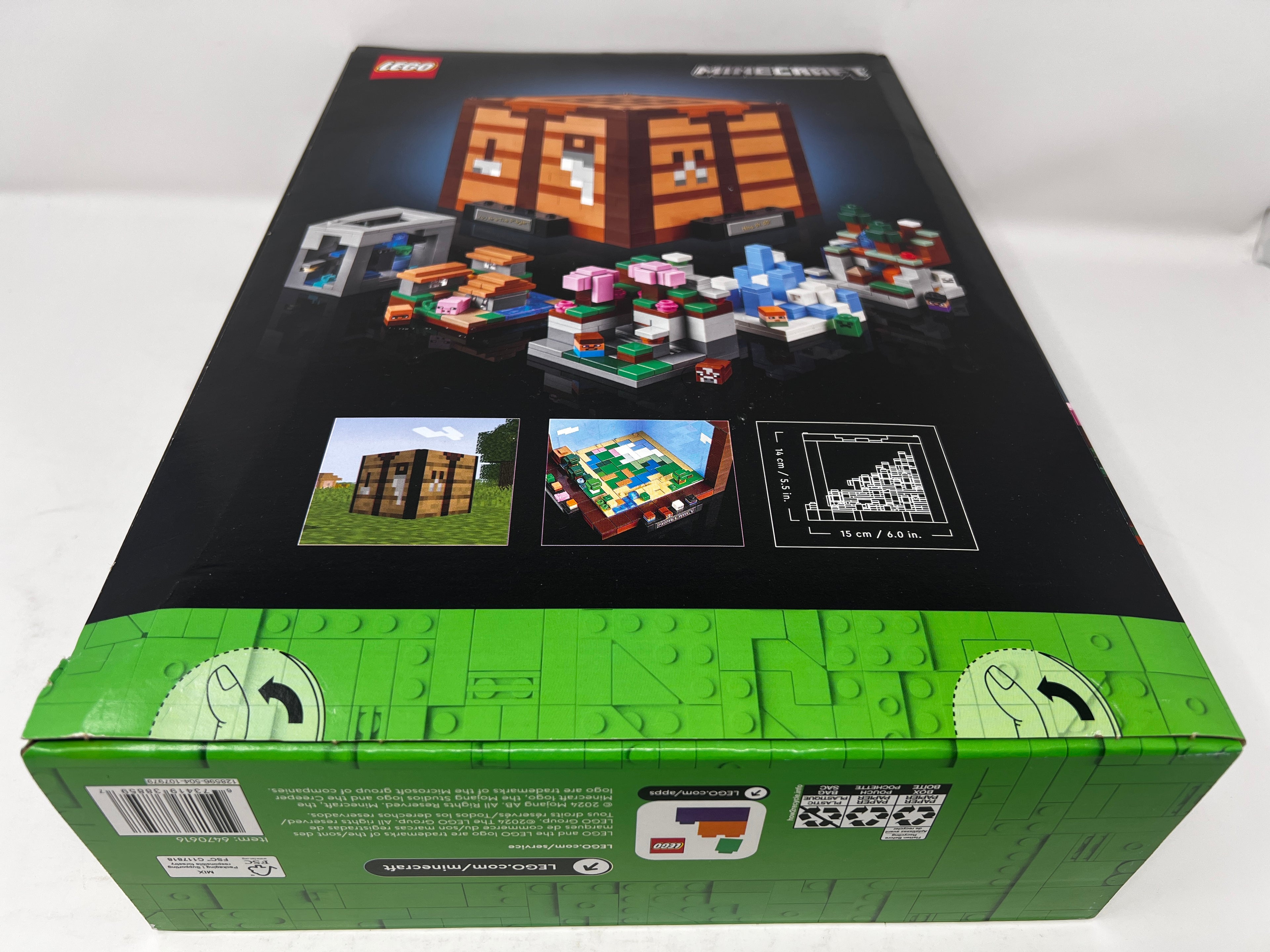 LEGO Minecraft The Crafting Table 21265 (Damaged box, see pictures)