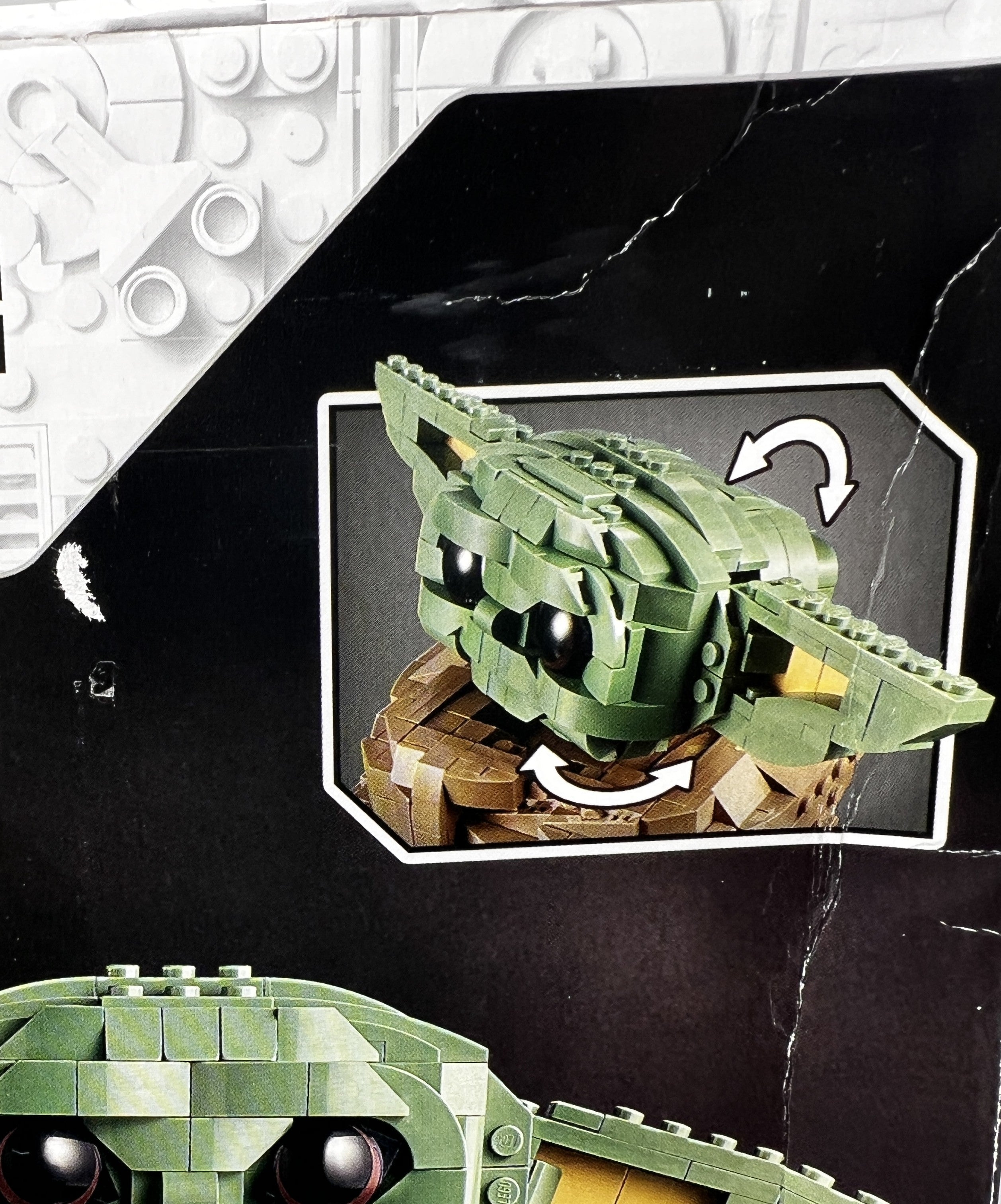 LEGO Star Wars The Child 75318 (Box damage, see pictures)