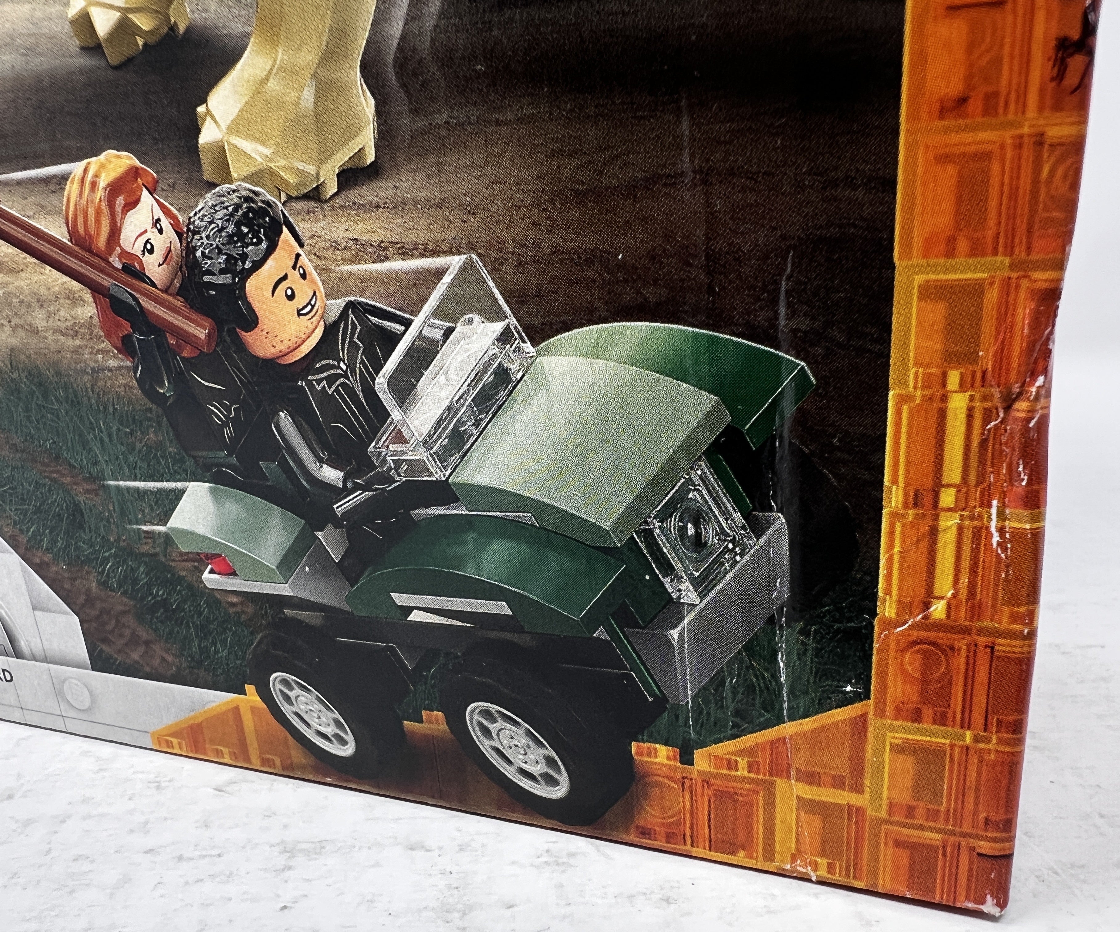 LEGO Jurassic World Triceratops Pickup Truck Ambush 76950 (Creasing, see pictures)