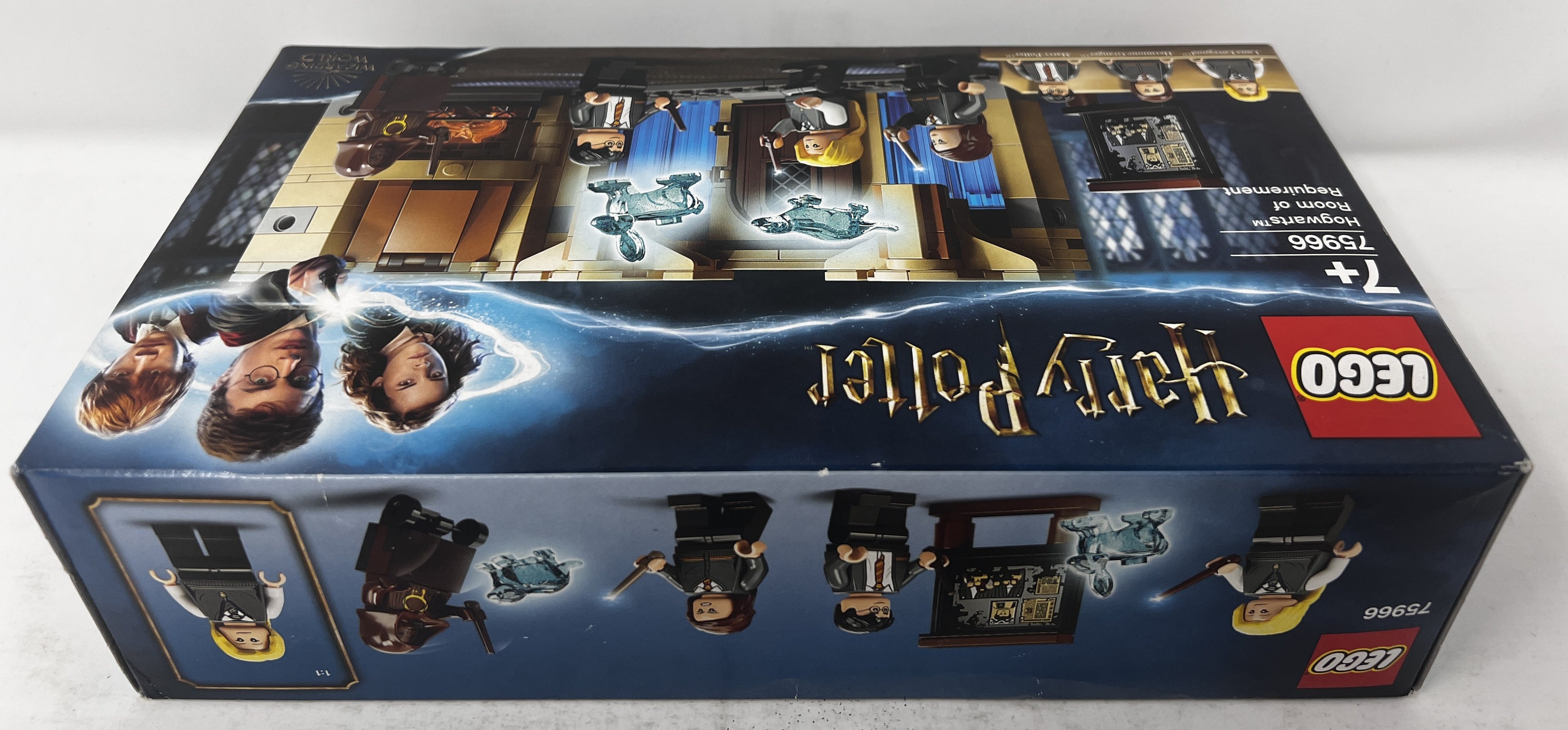 LEGO Harry Potter Hogwarts Room Of Requirements 75966 (Shelf wear, sticker, see pictures)