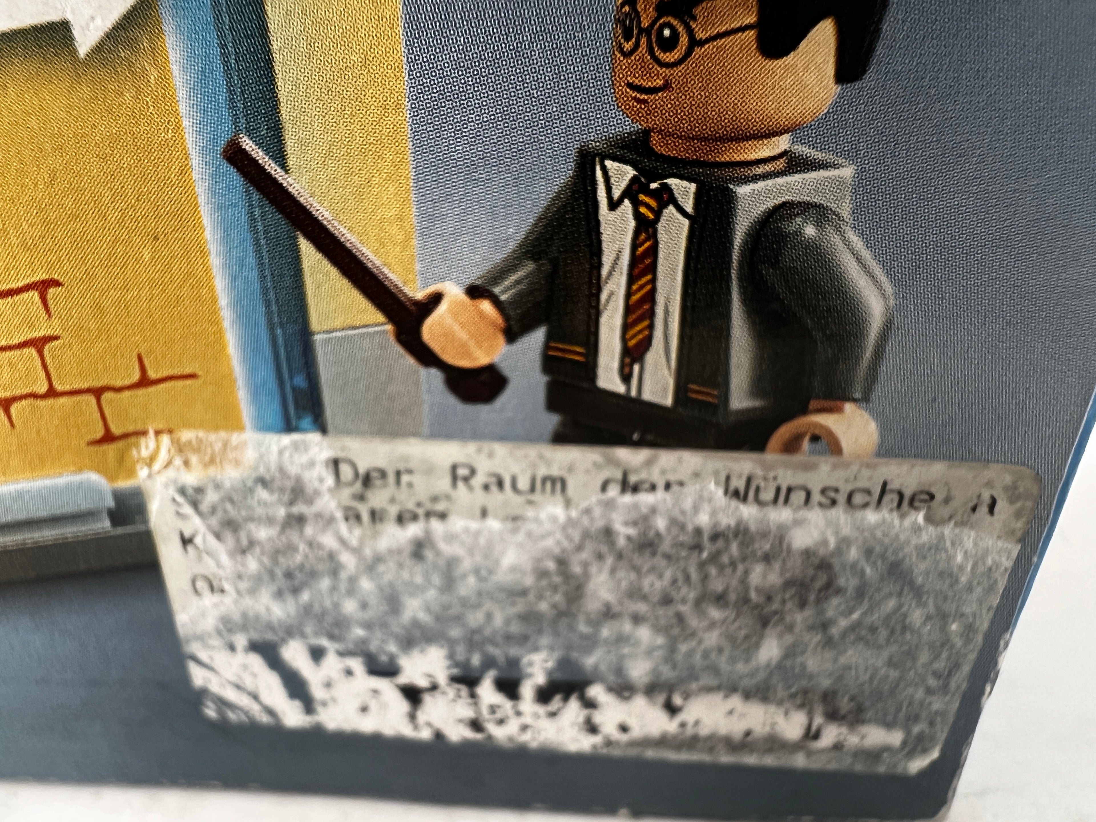 LEGO Harry Potter Hogwarts Room Of Requirements 75966 (Shelf wear, sticker, see pictures)