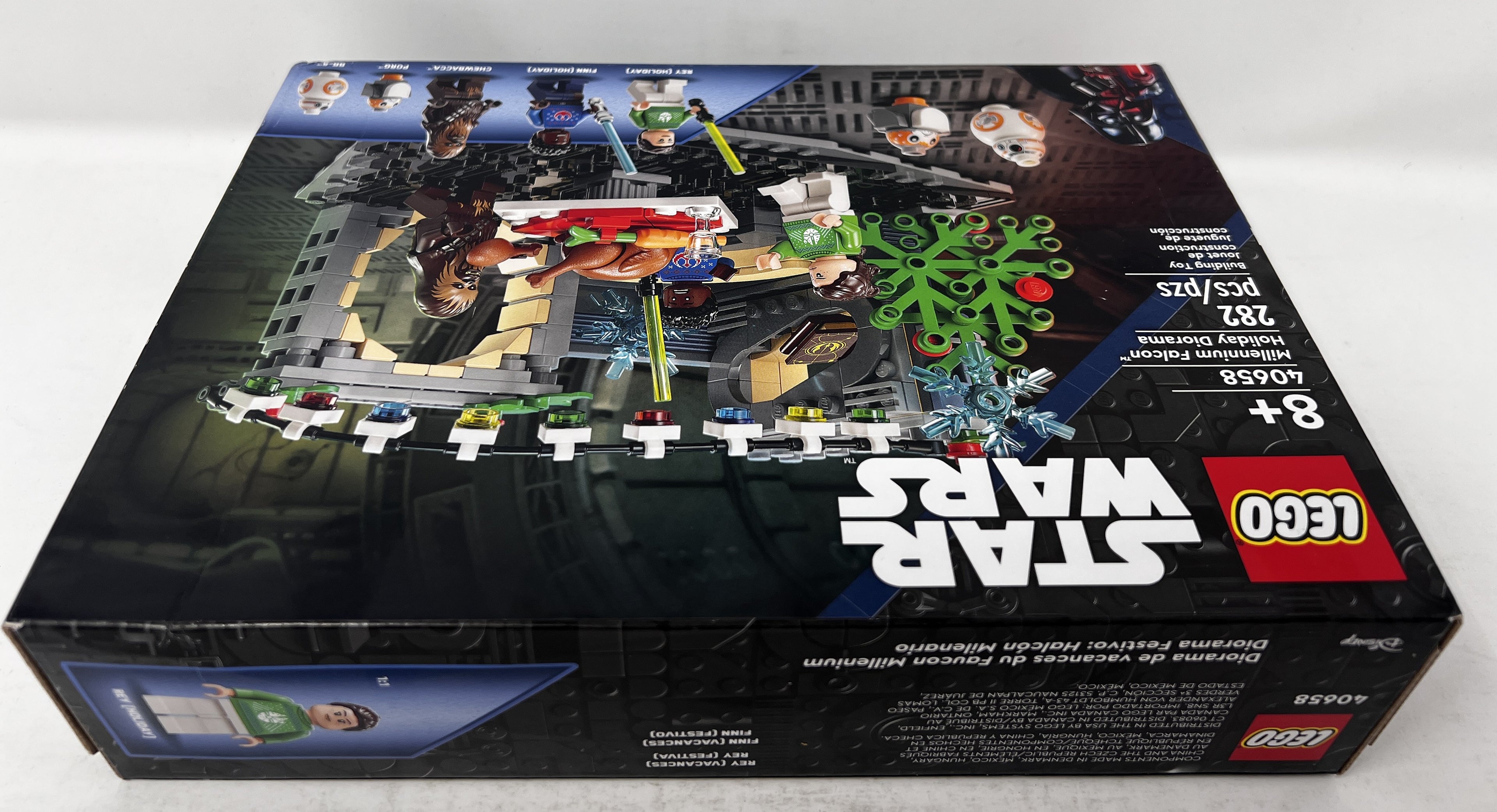 LEGO Star Wars Millennium Falcon Holiday Diorama 40658 (Some creasing, see pictures)