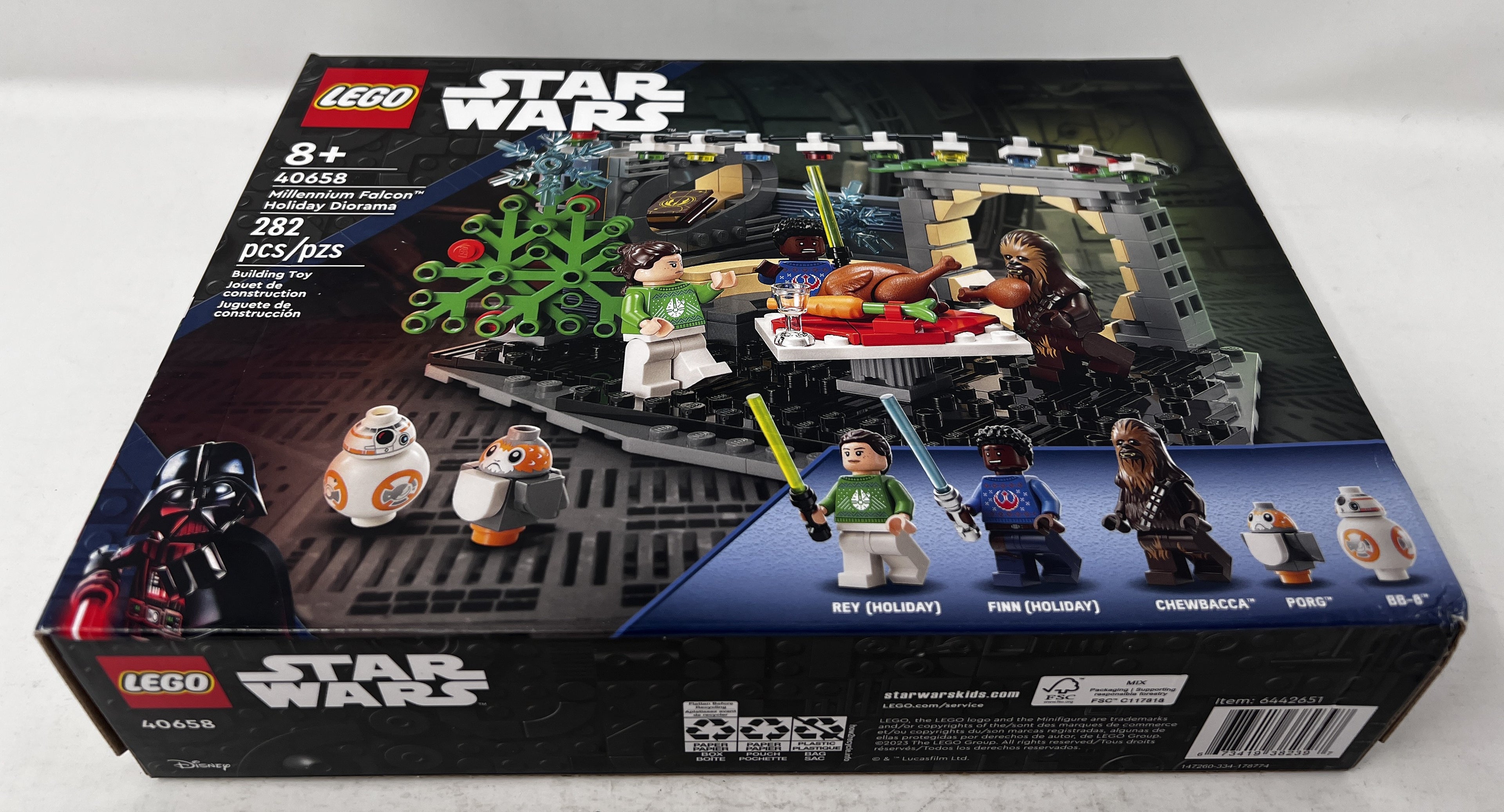 LEGO Star Wars Millennium Falcon Holiday Diorama 40658 (Some creasing, see pictures)