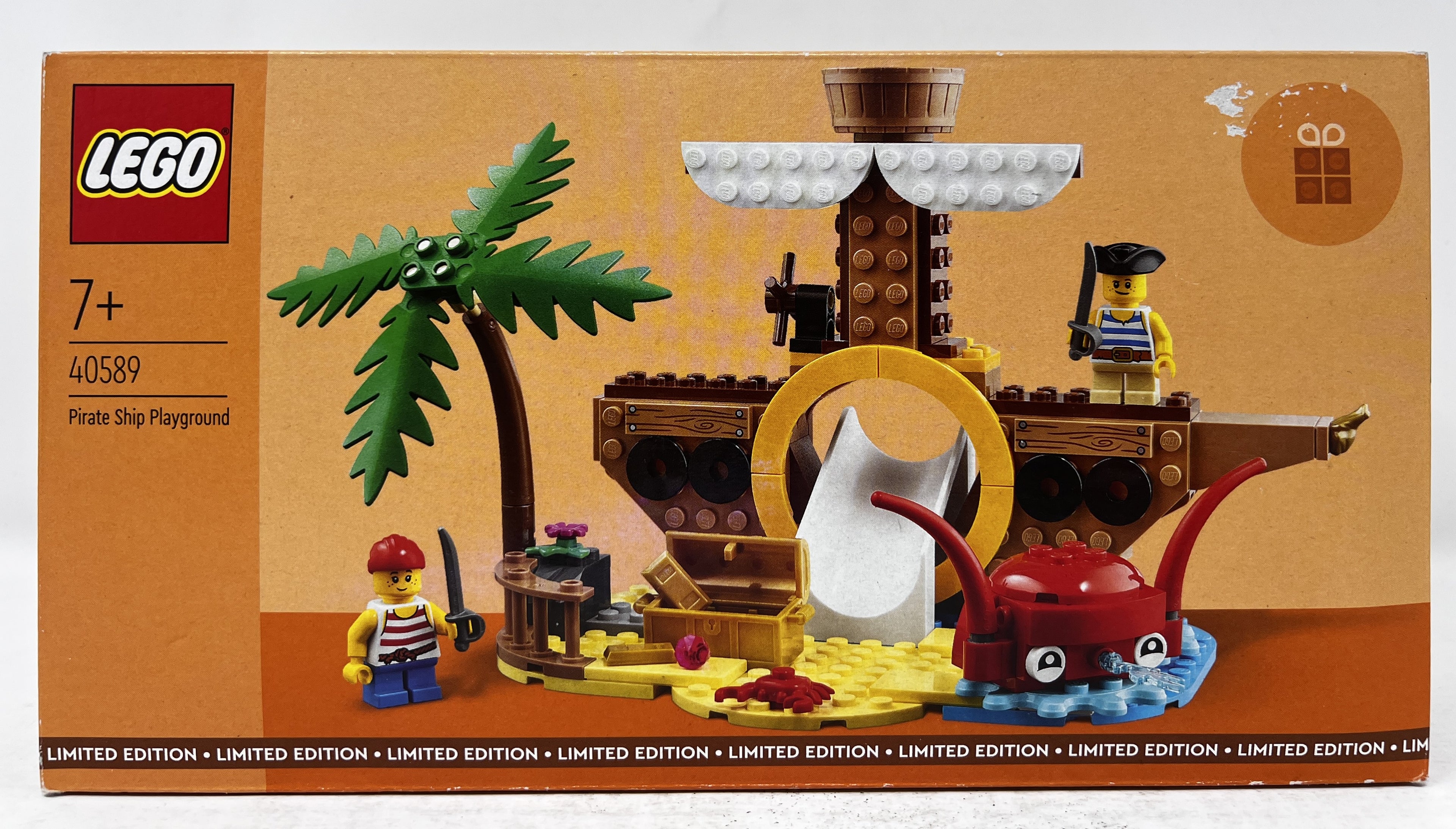 LEGO Pirate Ship Playground 40589 (Graphics tear, see pictures))
