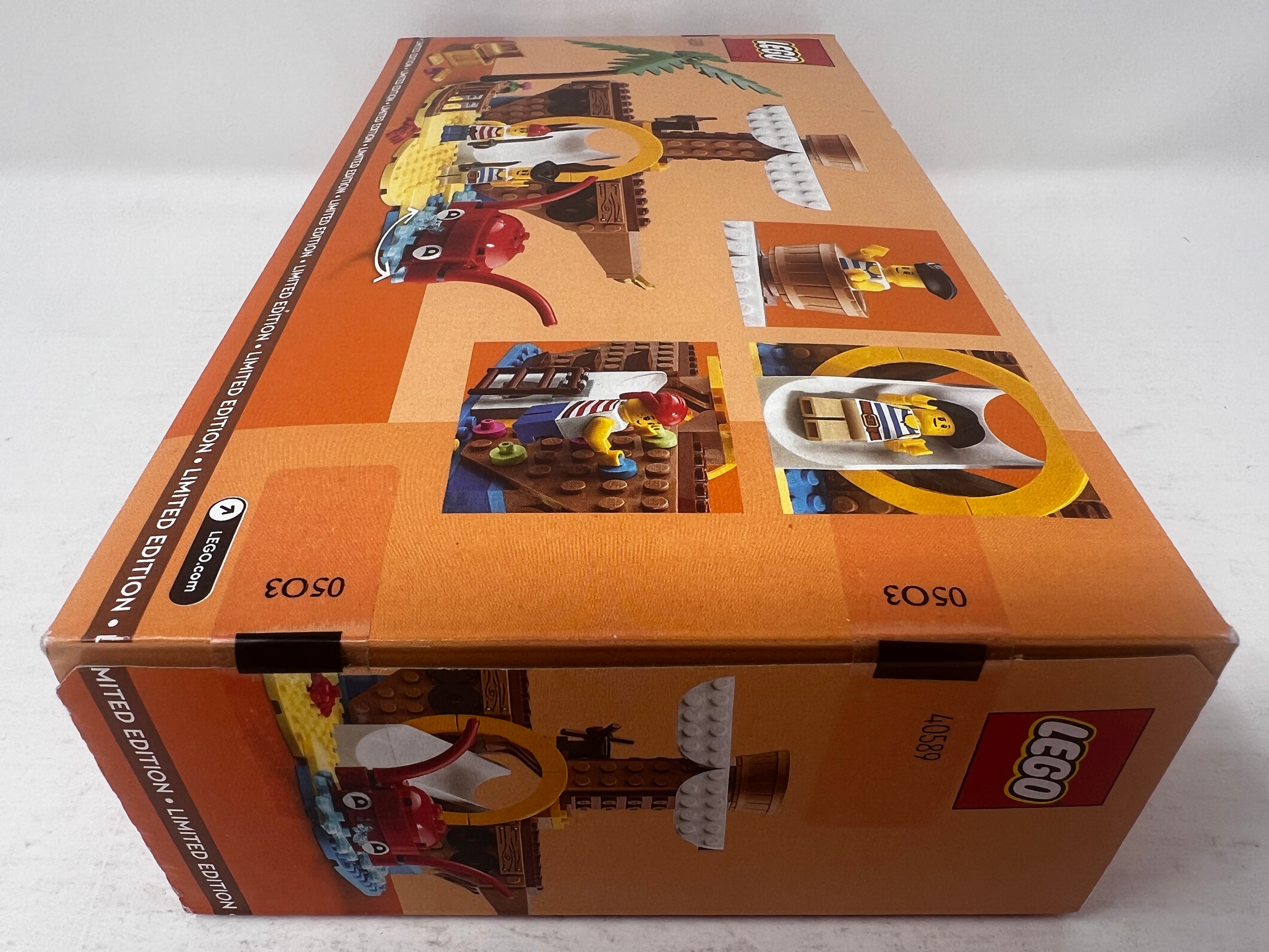 LEGO Pirate Ship Playground 40589 (Graphics tear, see pictures))