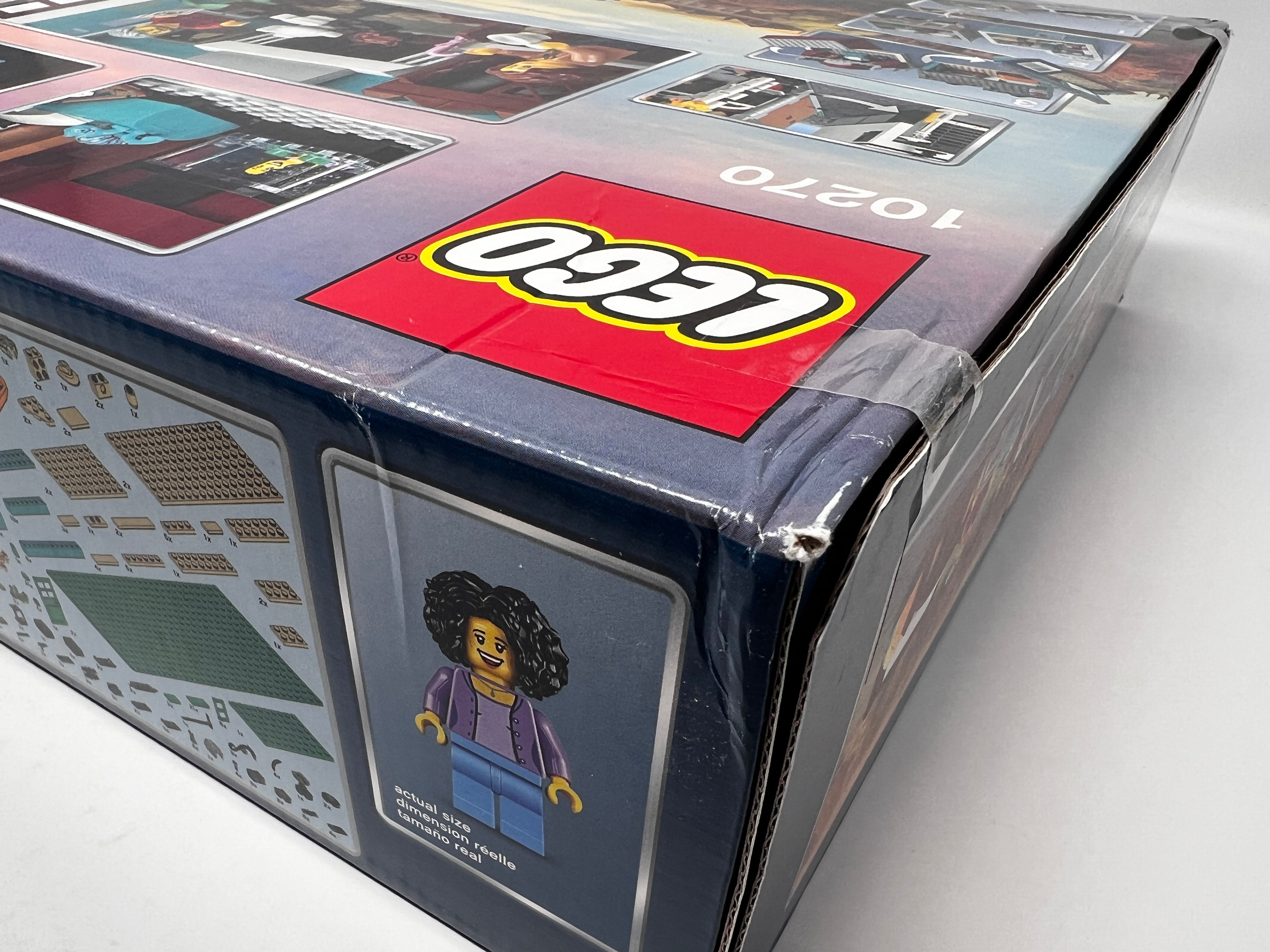 LEGO Creator Expert Bookshop Modular Building 10270 (shelf wear, see pictures)