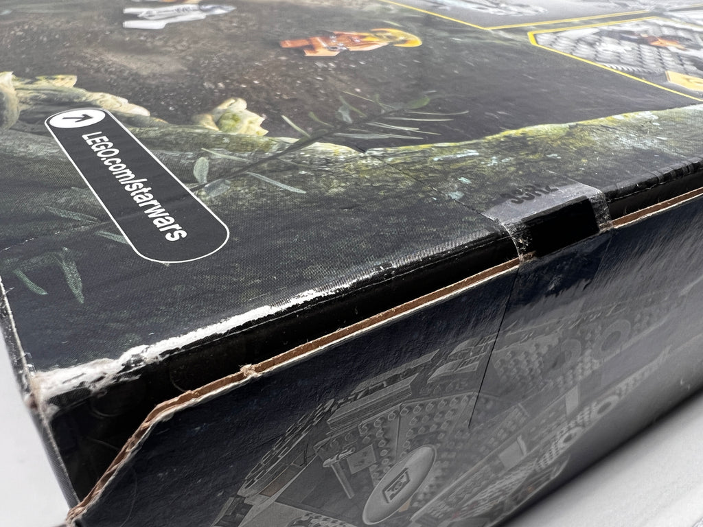 LEGO Star Wars Millennium Falcon 75257 (Heavy shelf wear, see pictures)