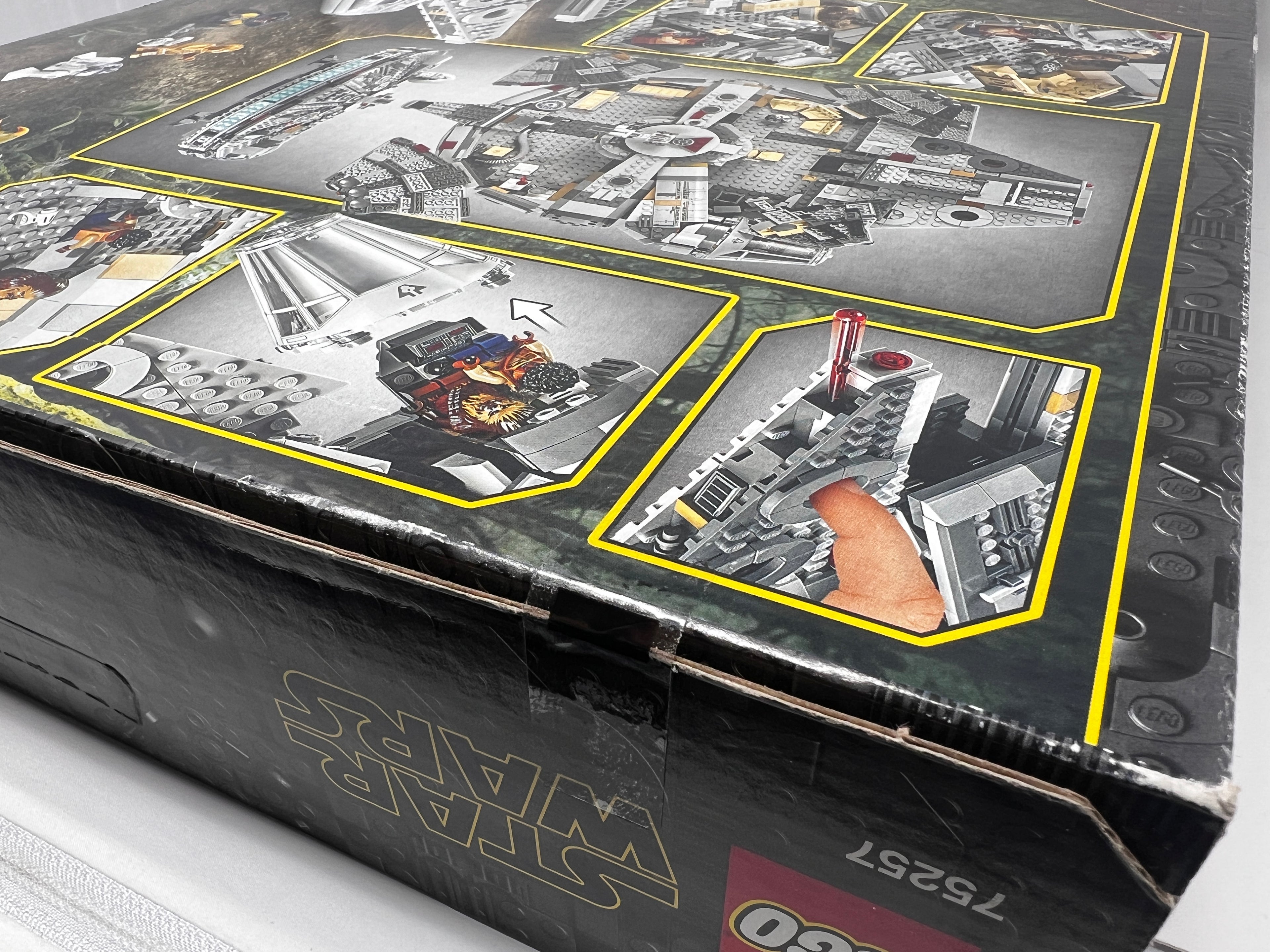 LEGO Star Wars Millennium Falcon 75257 (Heavy shelf wear, see pictures)