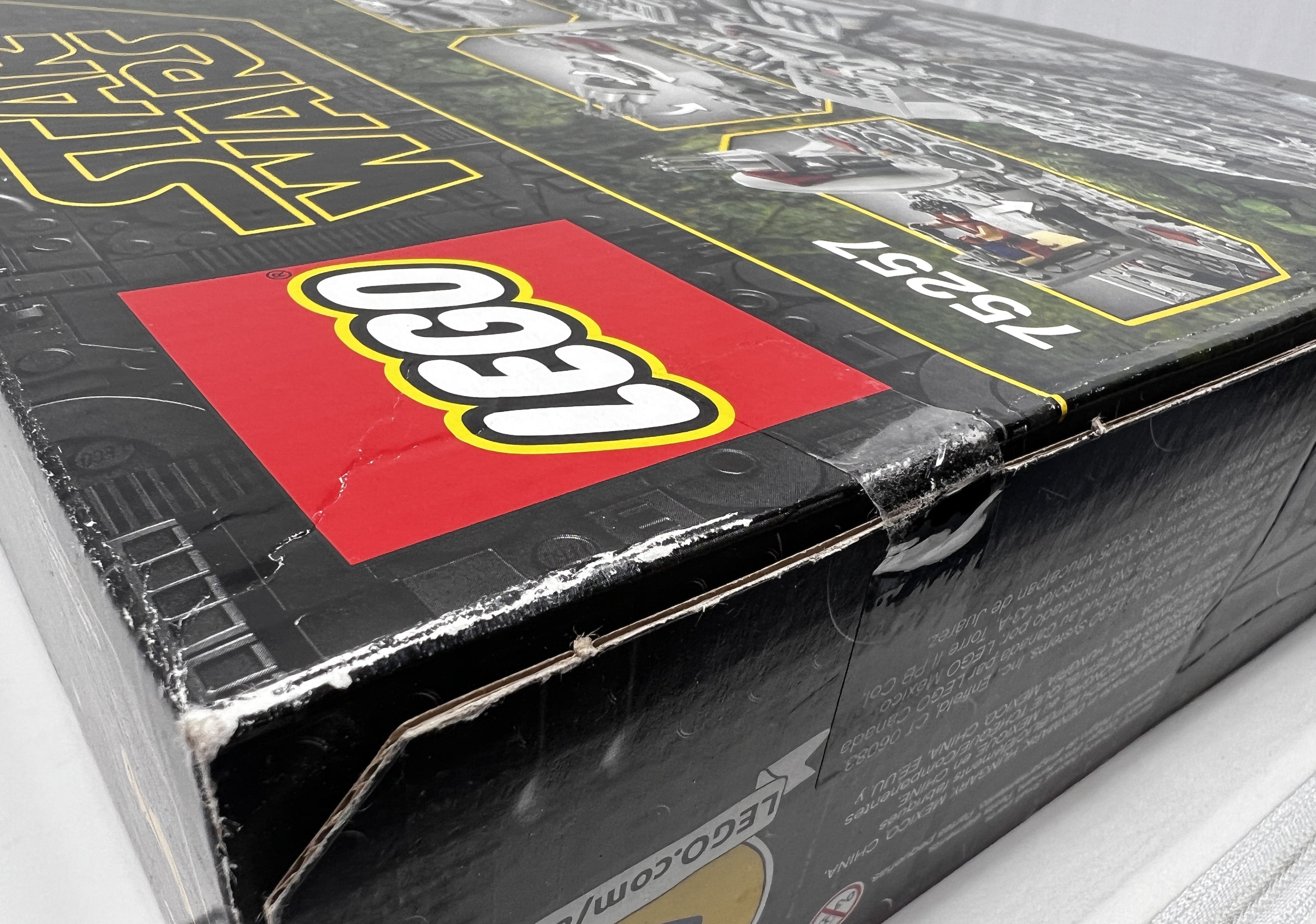 LEGO Star Wars Millennium Falcon 75257 (Heavy shelf wear, see pictures)