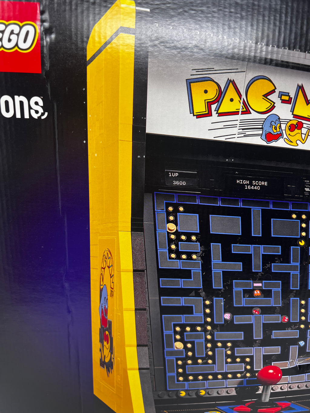LEGO Icons Pac-Man 10323 (Box damage, see pictures)