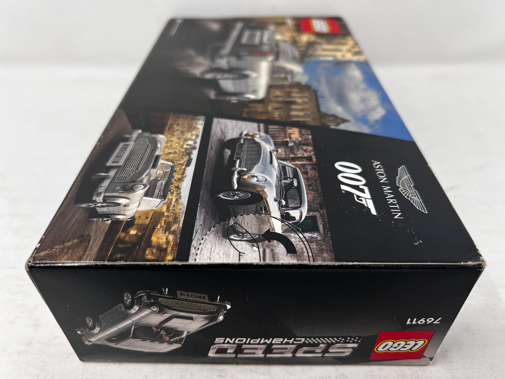 LEGO Speed Champions Aston Martin DB5 76911 (damaged box, see pictures)