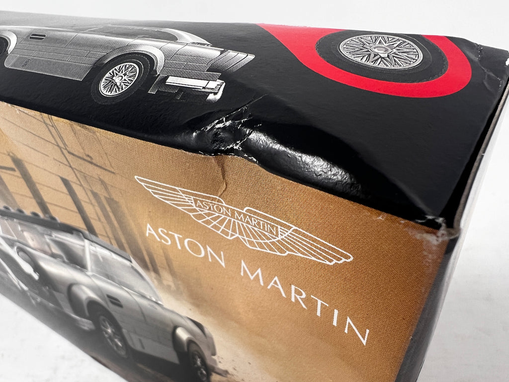 LEGO Speed Champions Aston Martin DB5 76911 (damaged box, see pictures)