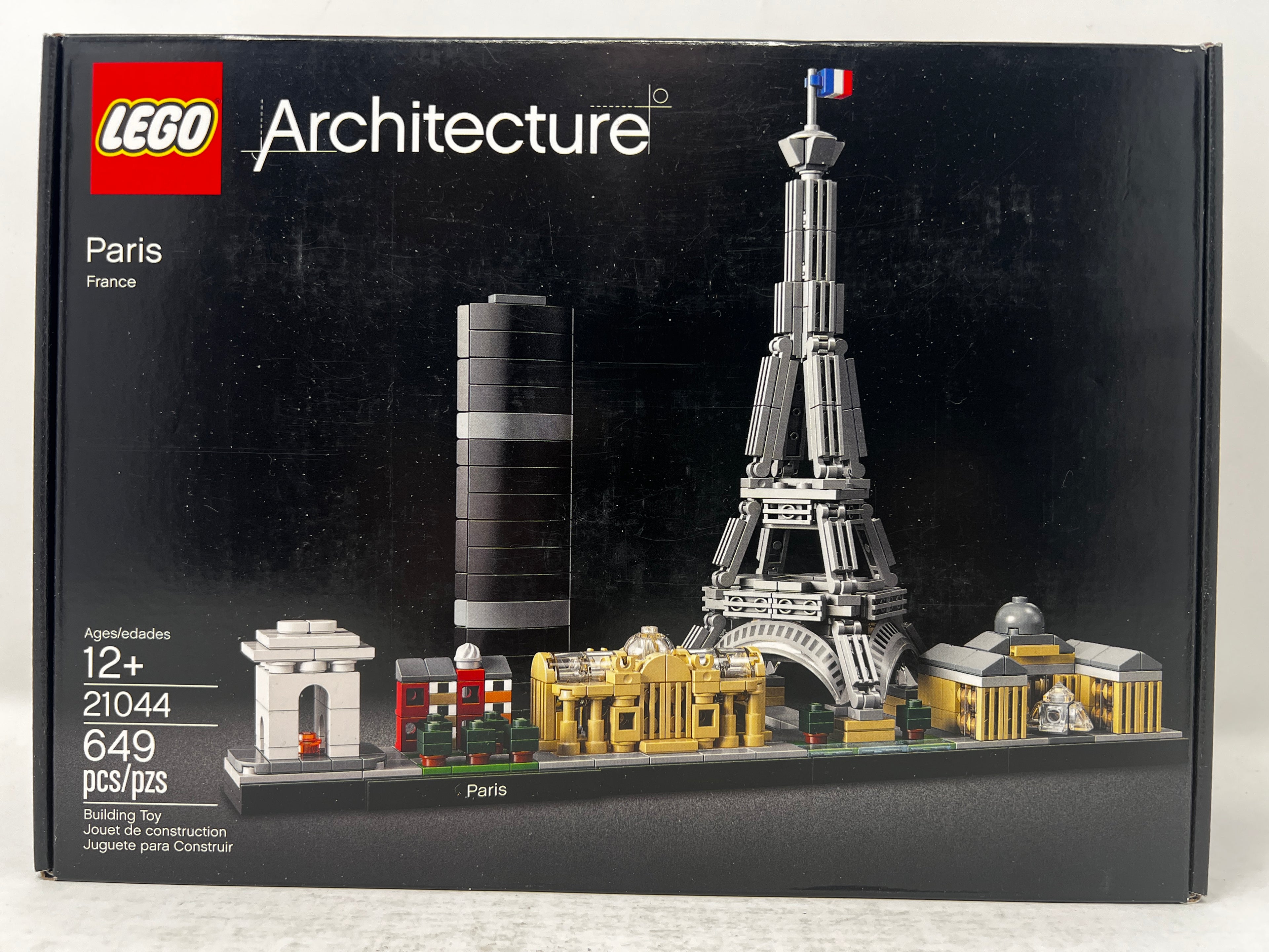 LEGO Architecture Paris Skyline 21044 (Box damage, see pictures)