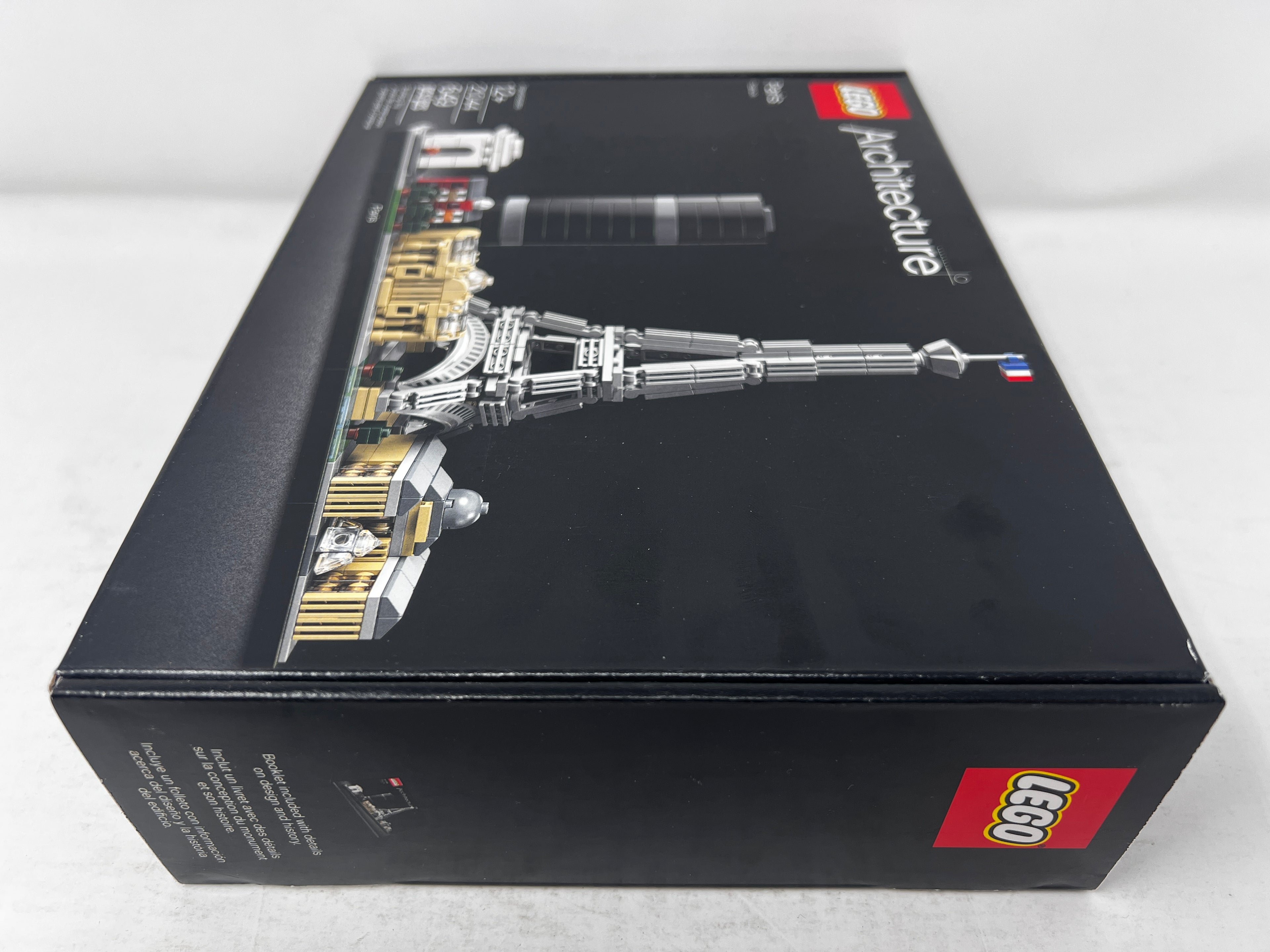 LEGO Architecture Paris Skyline 21044 (Box damage, see pictures)