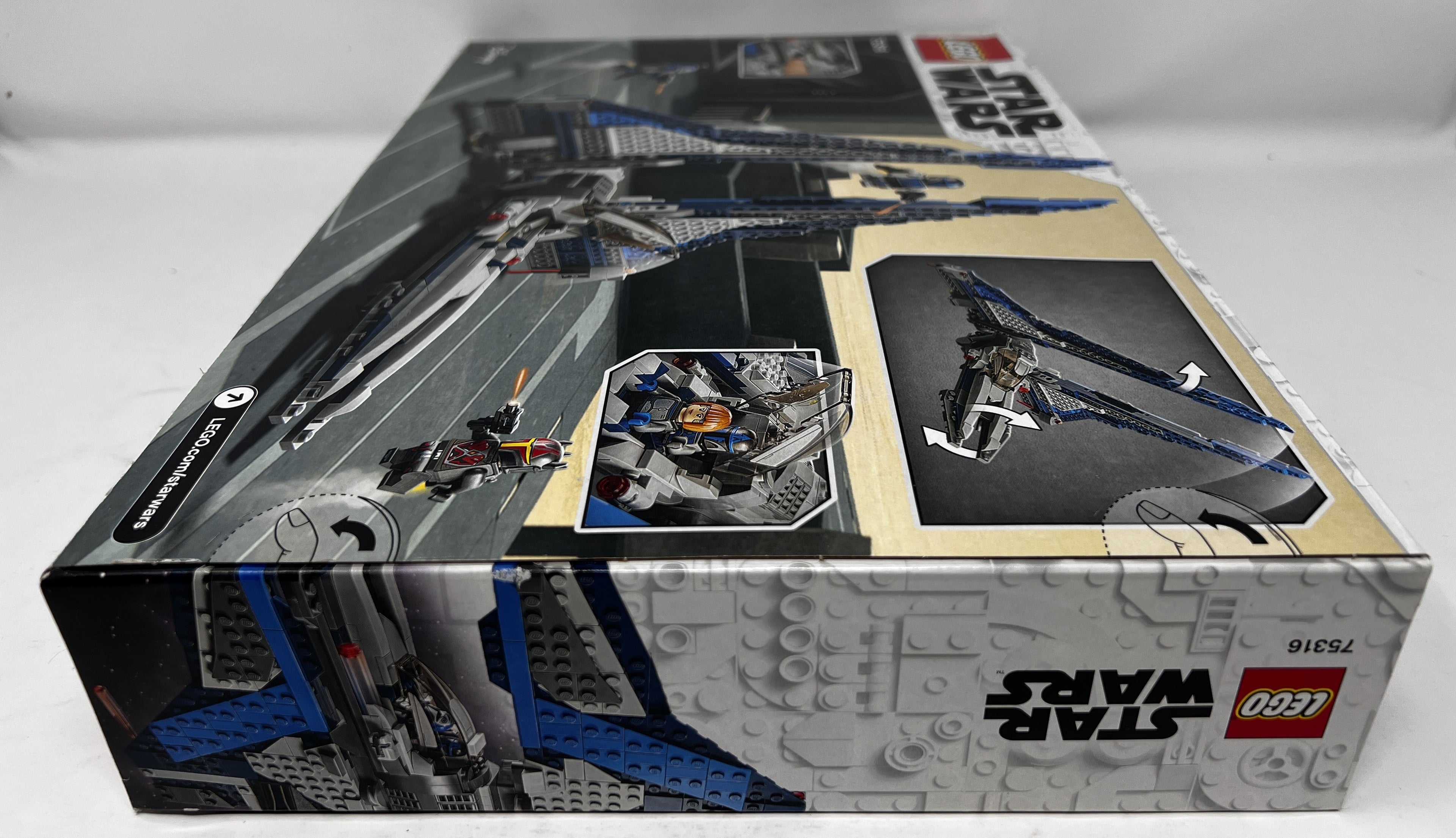 LEGO Star Wars Mandalorian Starfighter 75316 (Shelf wear, see pictures)